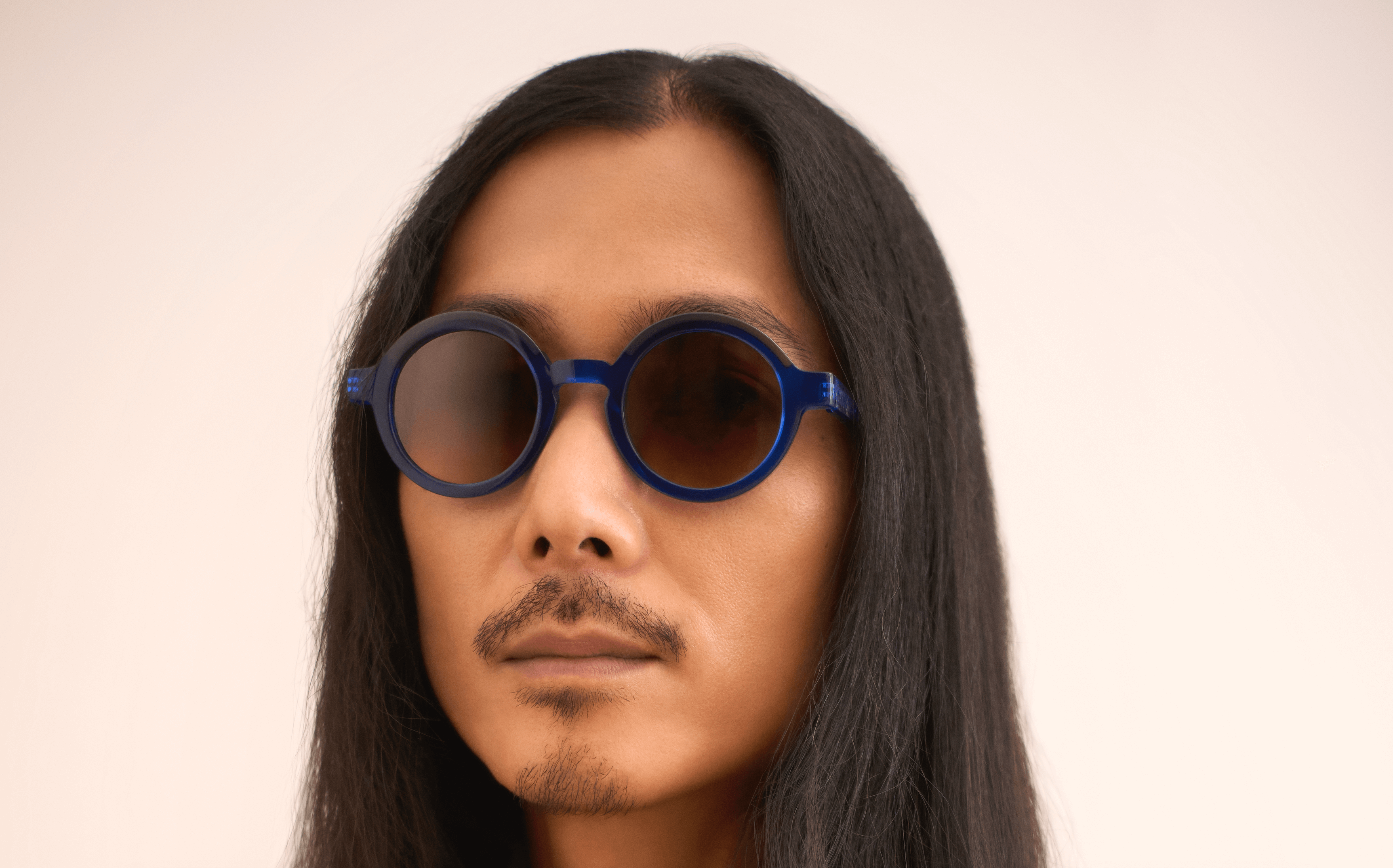 How to Choose the Perfect Color for Your Glasses