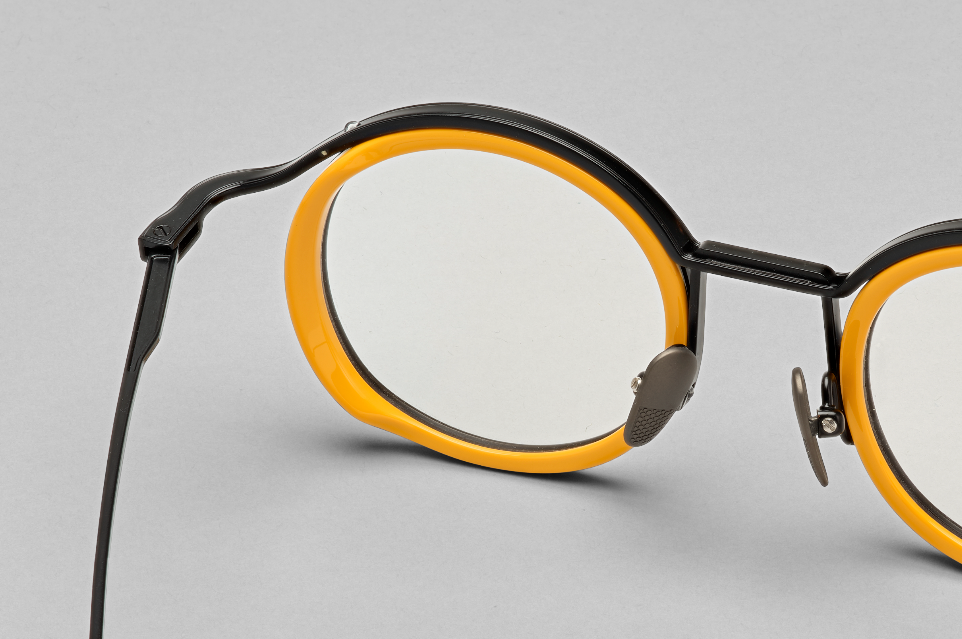 Tarian black and white eyewear Takarajima