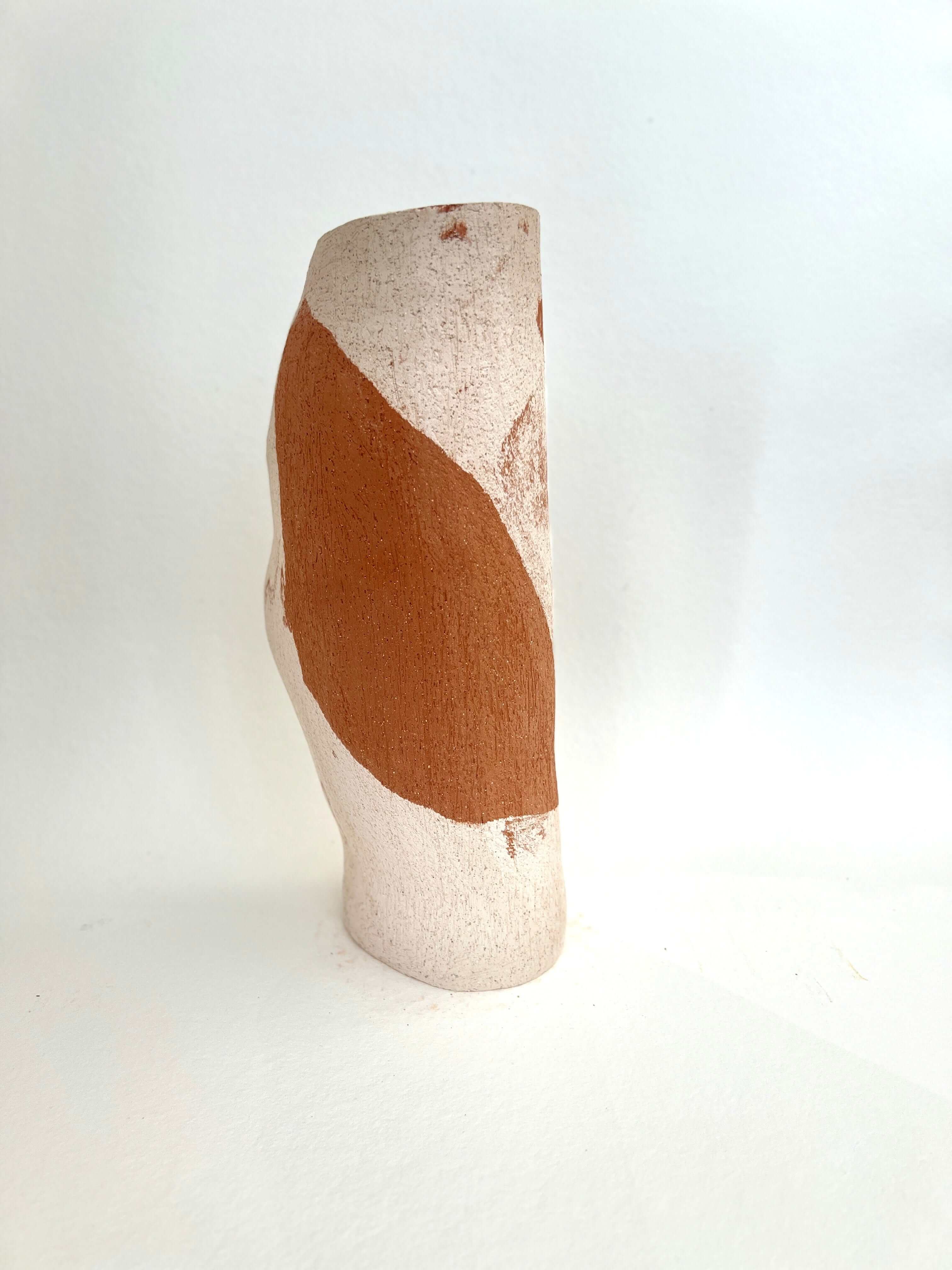 Tarian-Brut-long-vase-ceramic-white-orange