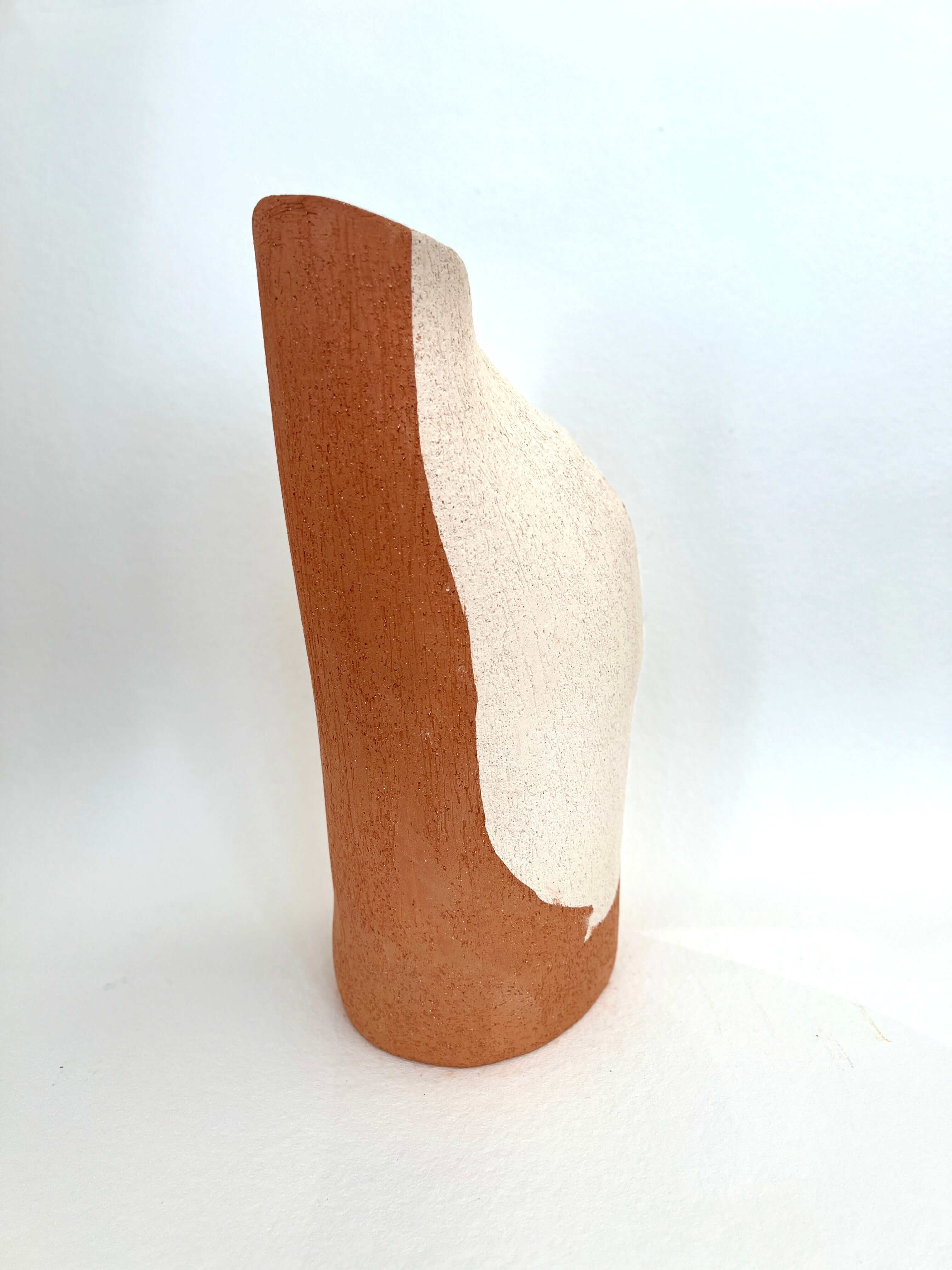 Tarian-Brut-long-vase-ceramic-white-orange