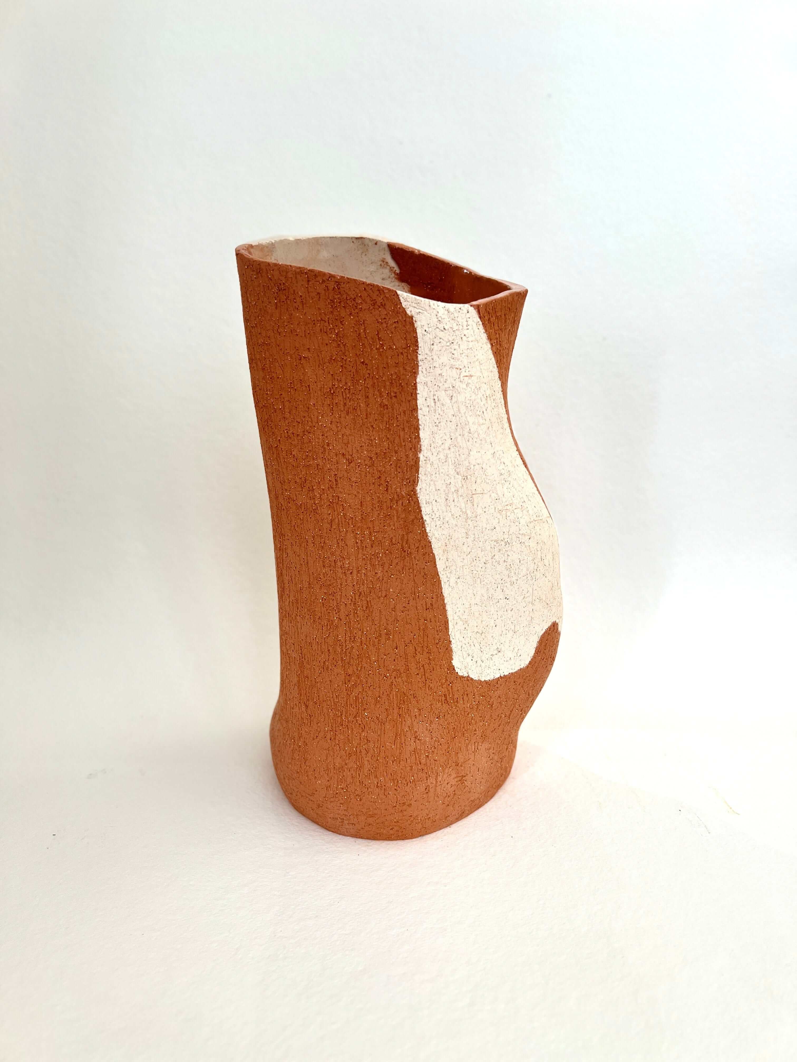 Tarian-Brut-long-vase-ceramic-white-orange