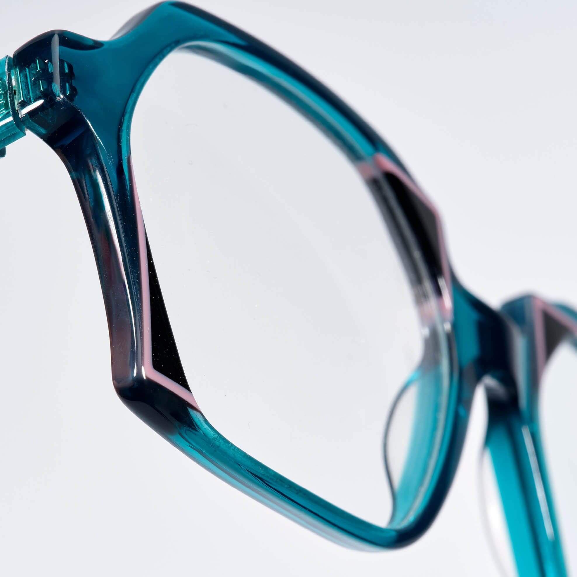 Tarian-Galeria-square-eyewear-blue-black-pink-zoom