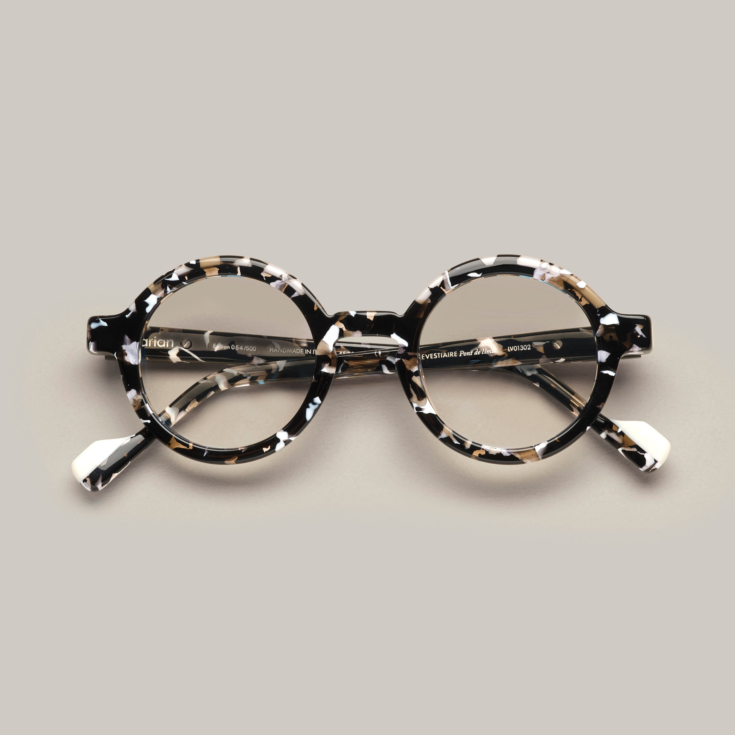 Tarian Pont de l'Alma black and white tortoise shell eyewear