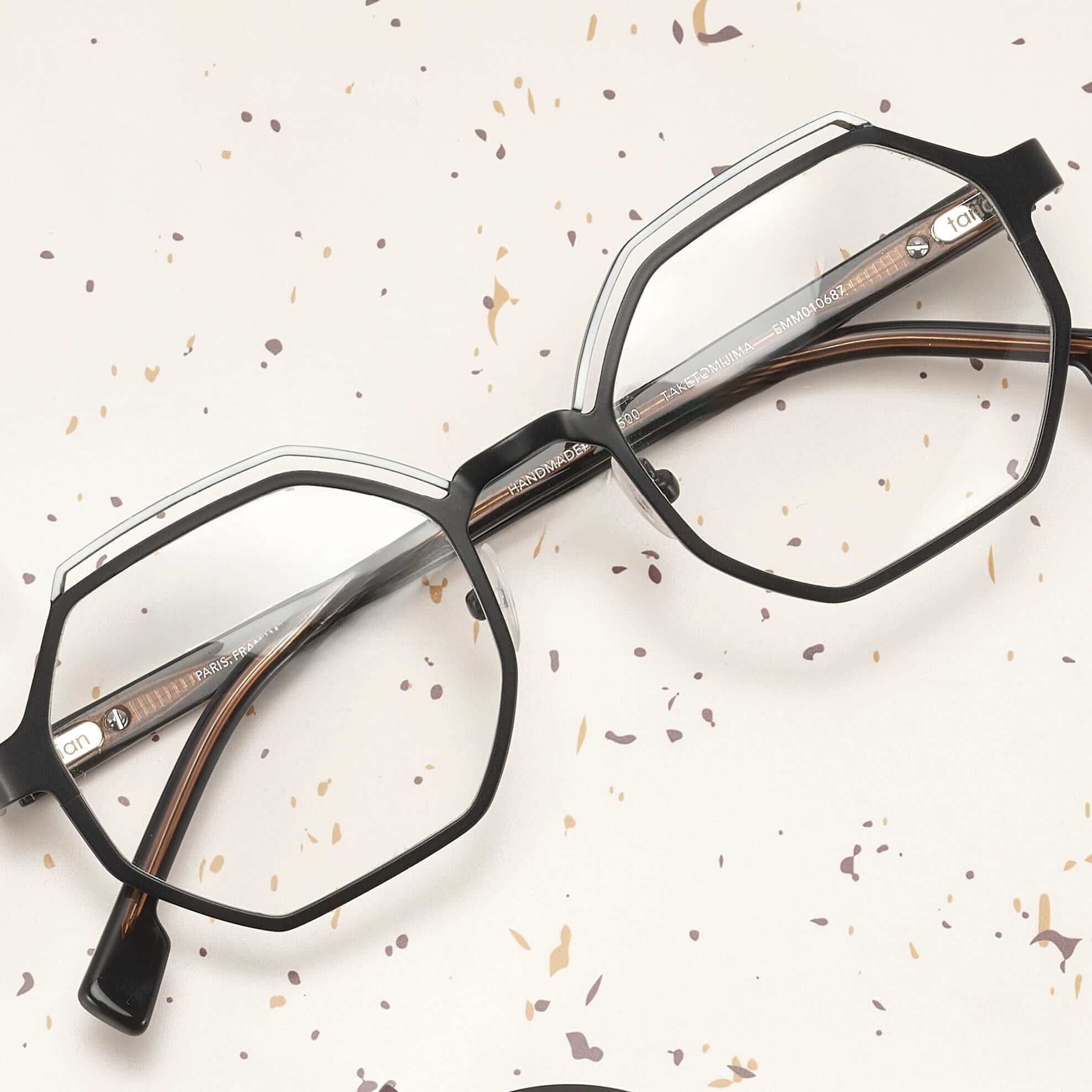 Tarian-Taketomijima-octagon-eyewear-black-white