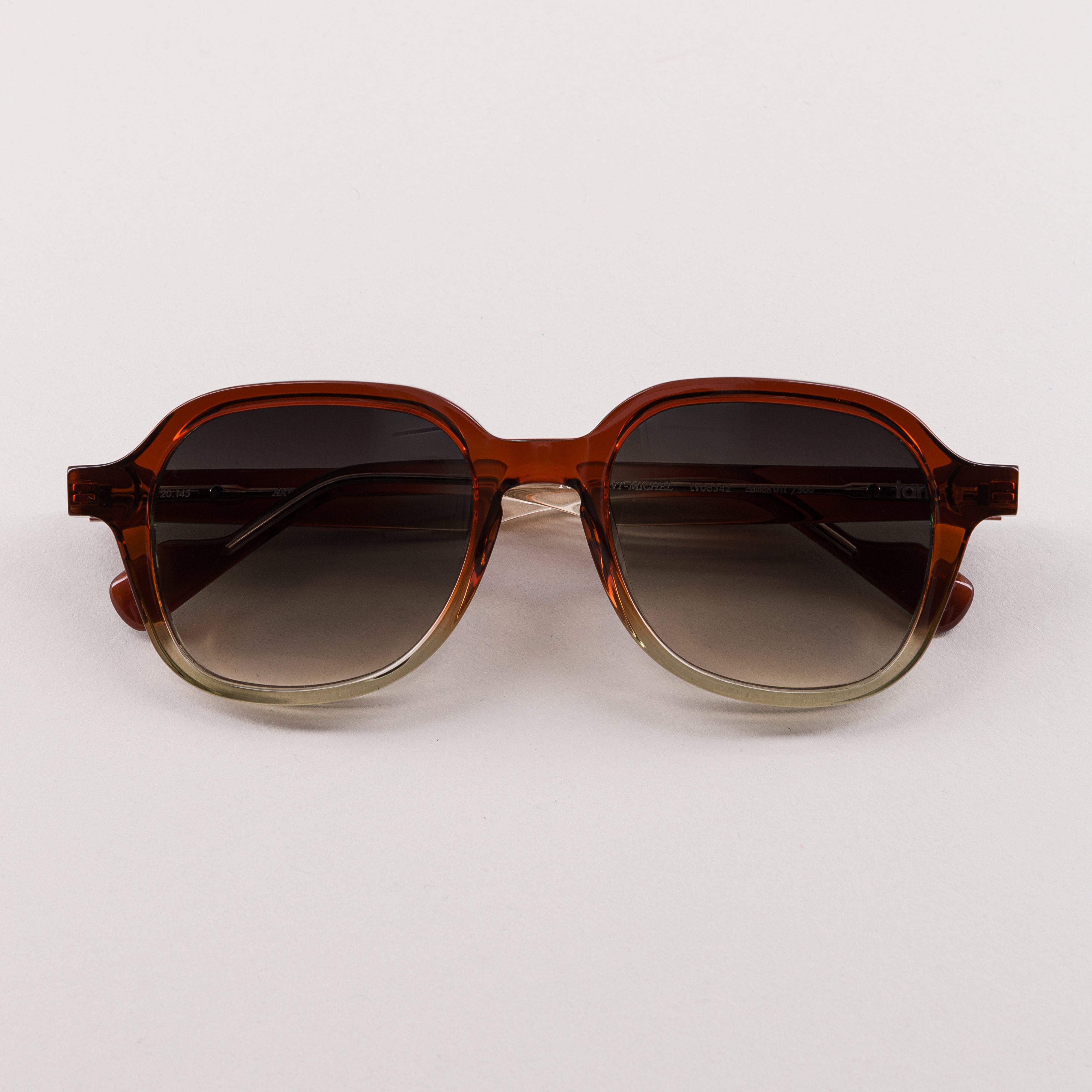 #color_brown gradient clear