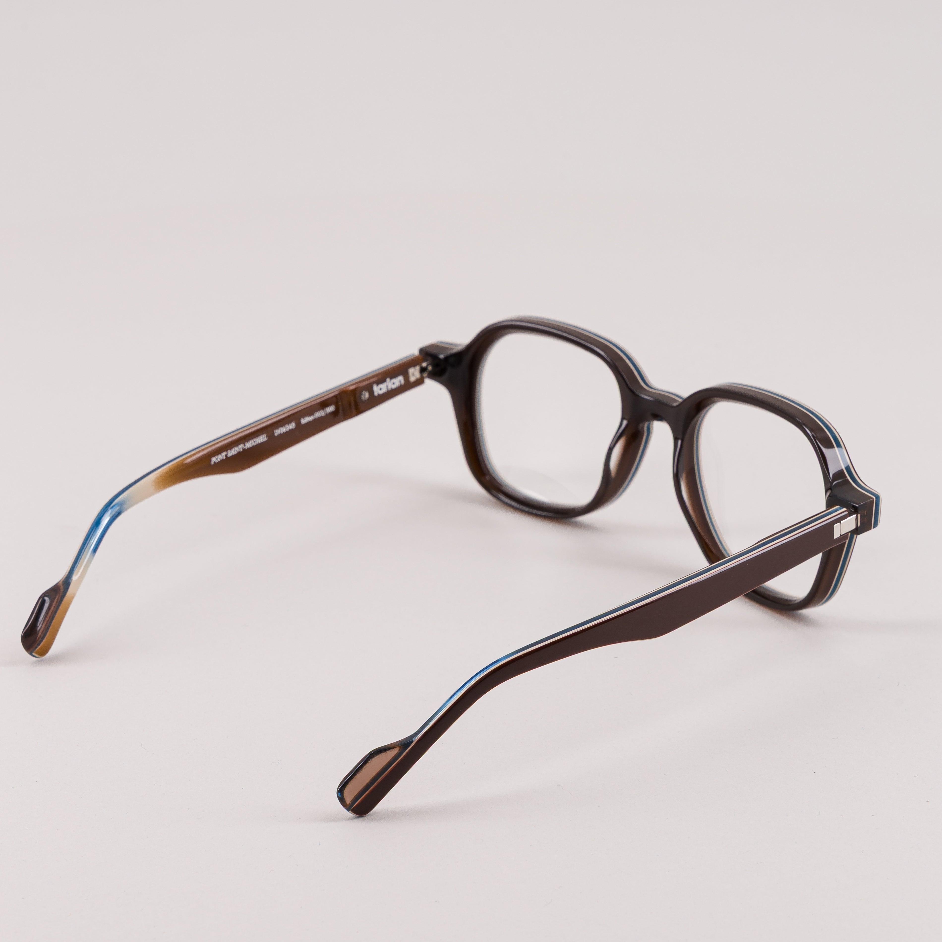 #color_brown and blue