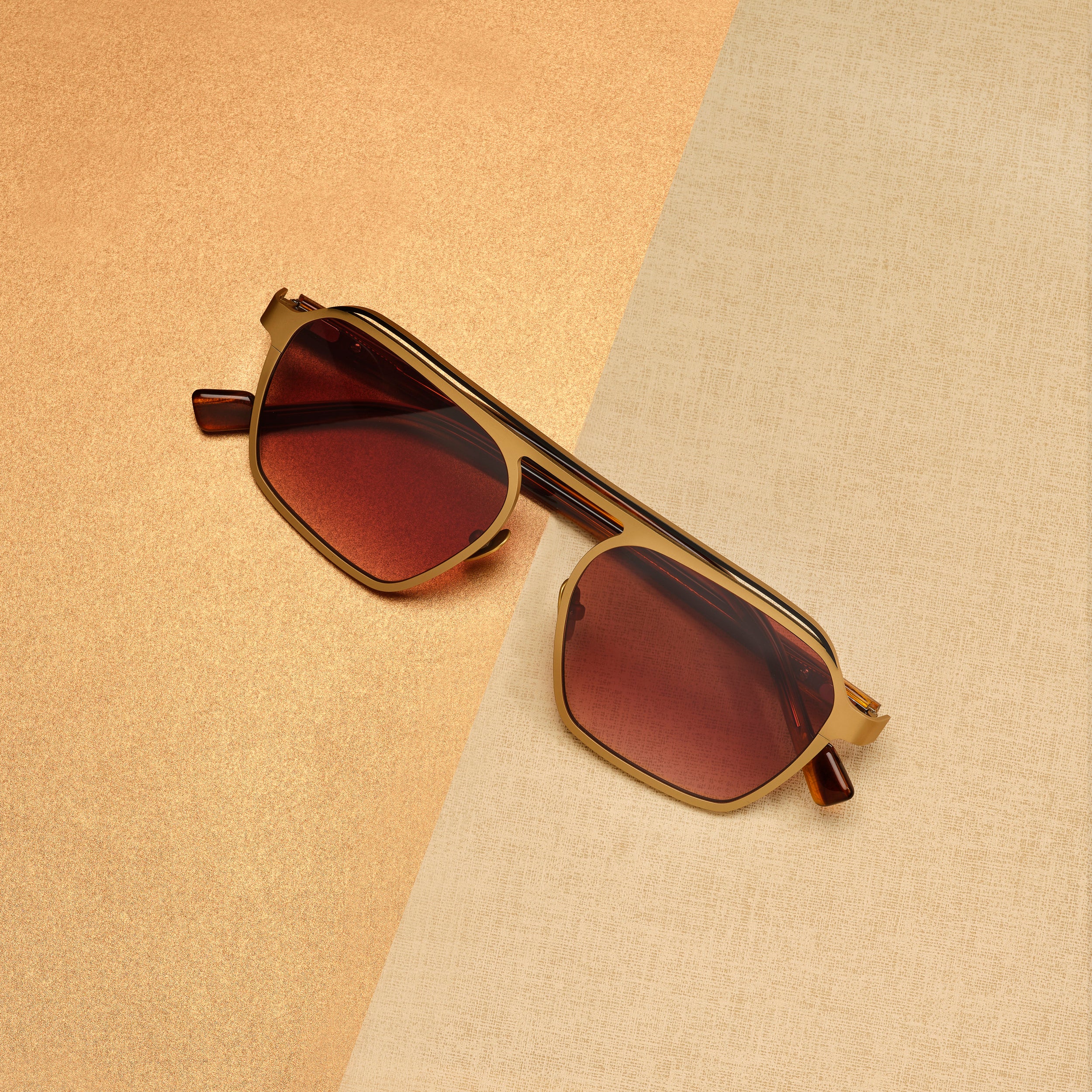 Tarian-Mukojima-pilot-sunglasses-gold-black