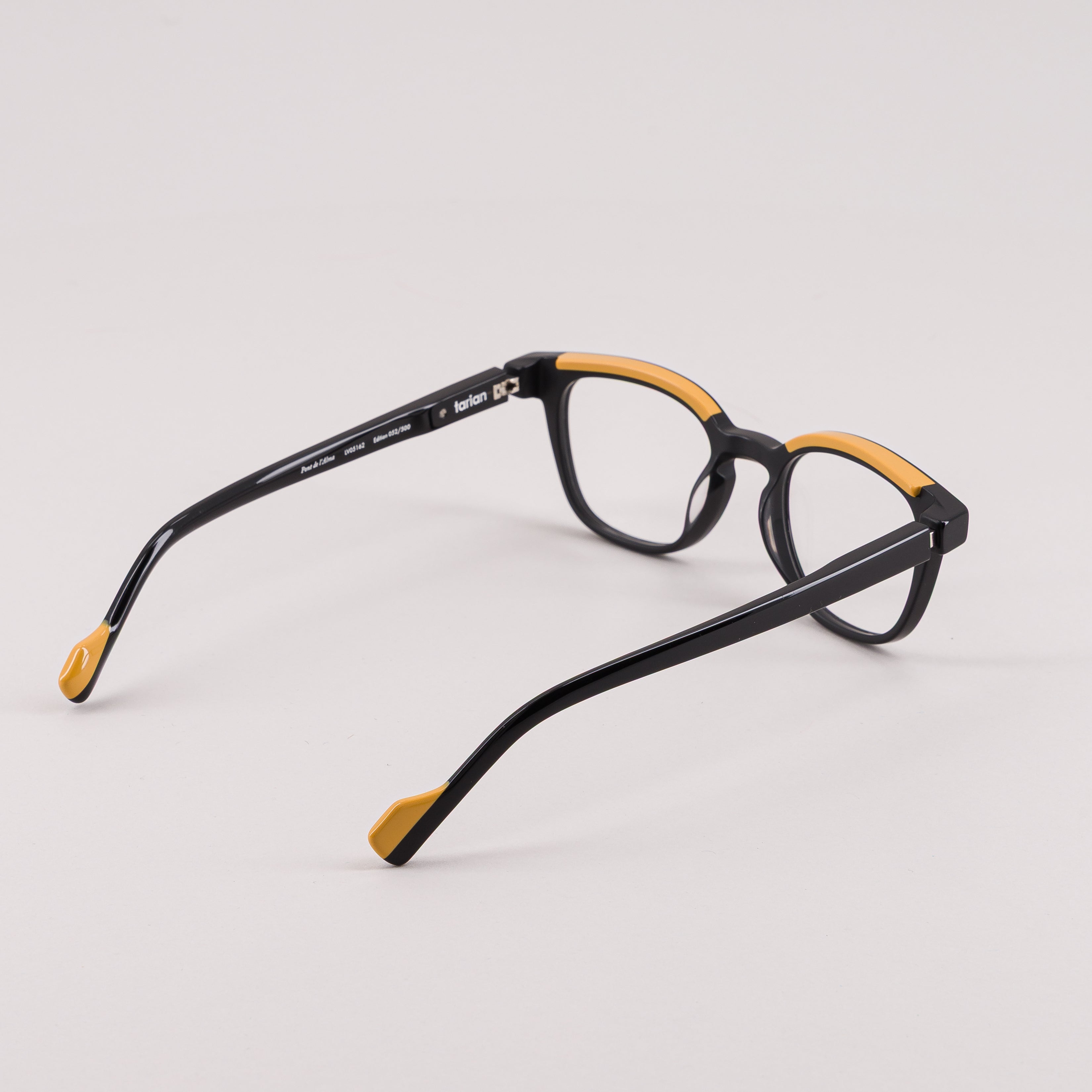 #couleur_Black and mustard