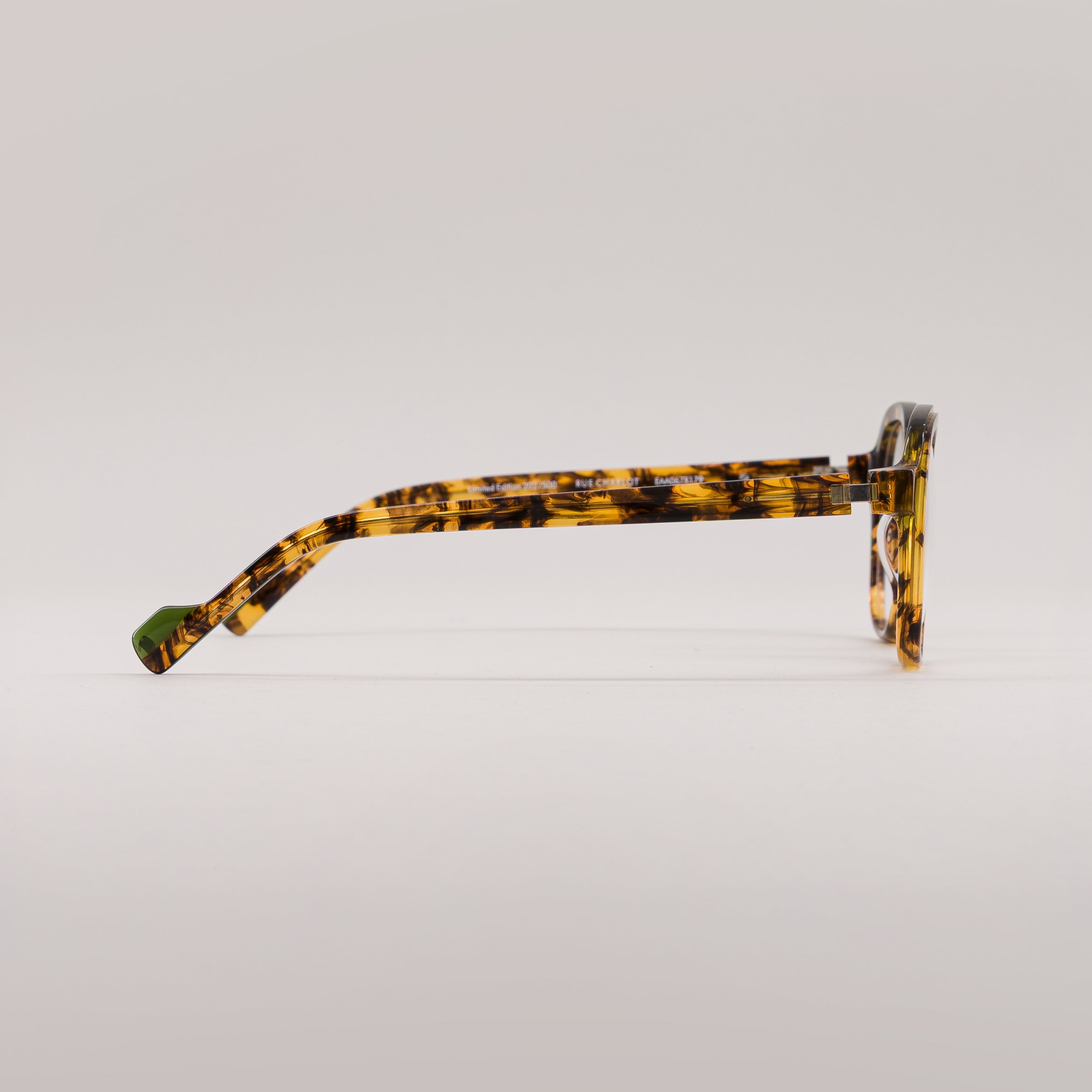 #color_tortoise shell green and clear