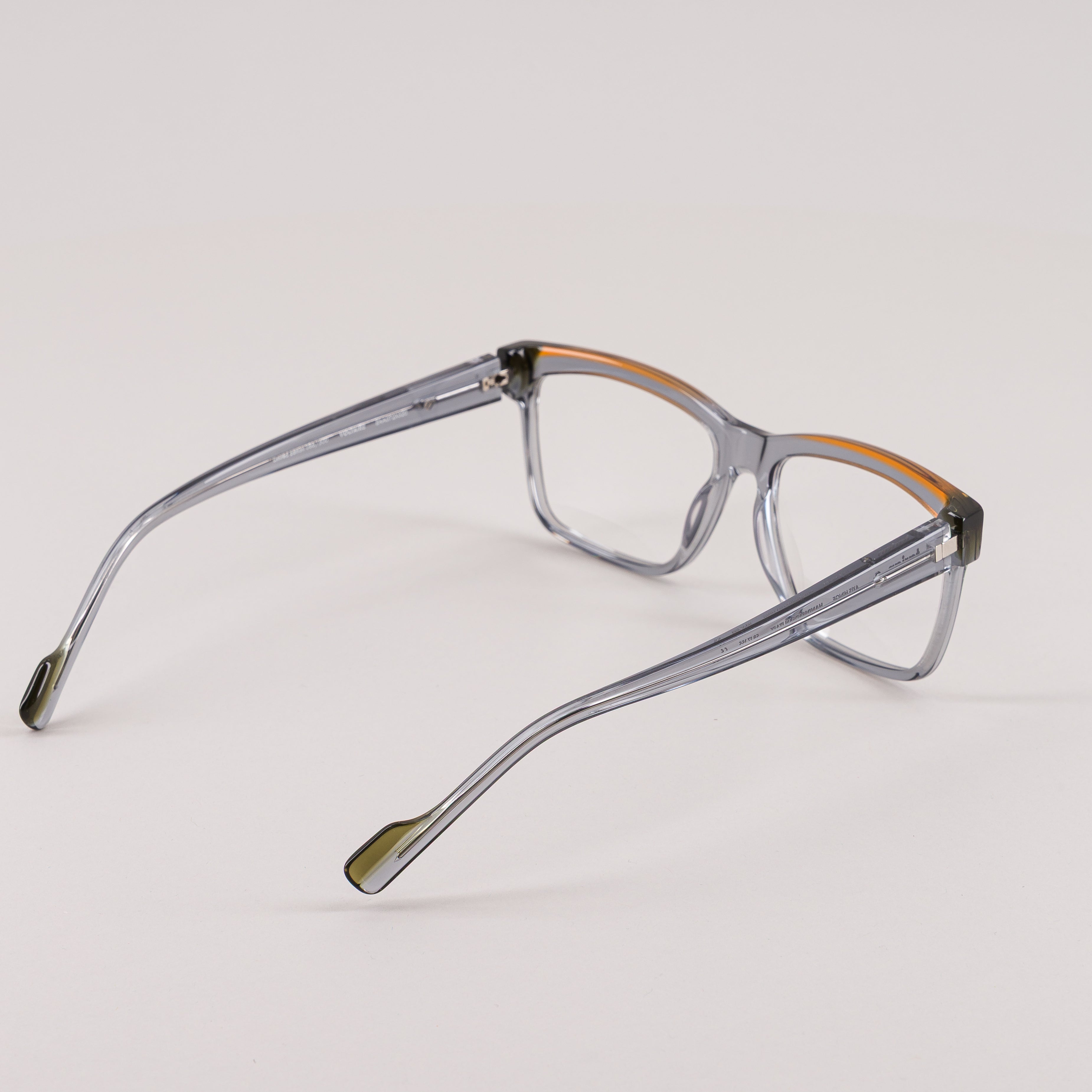 #color_light grey, orange, kaki