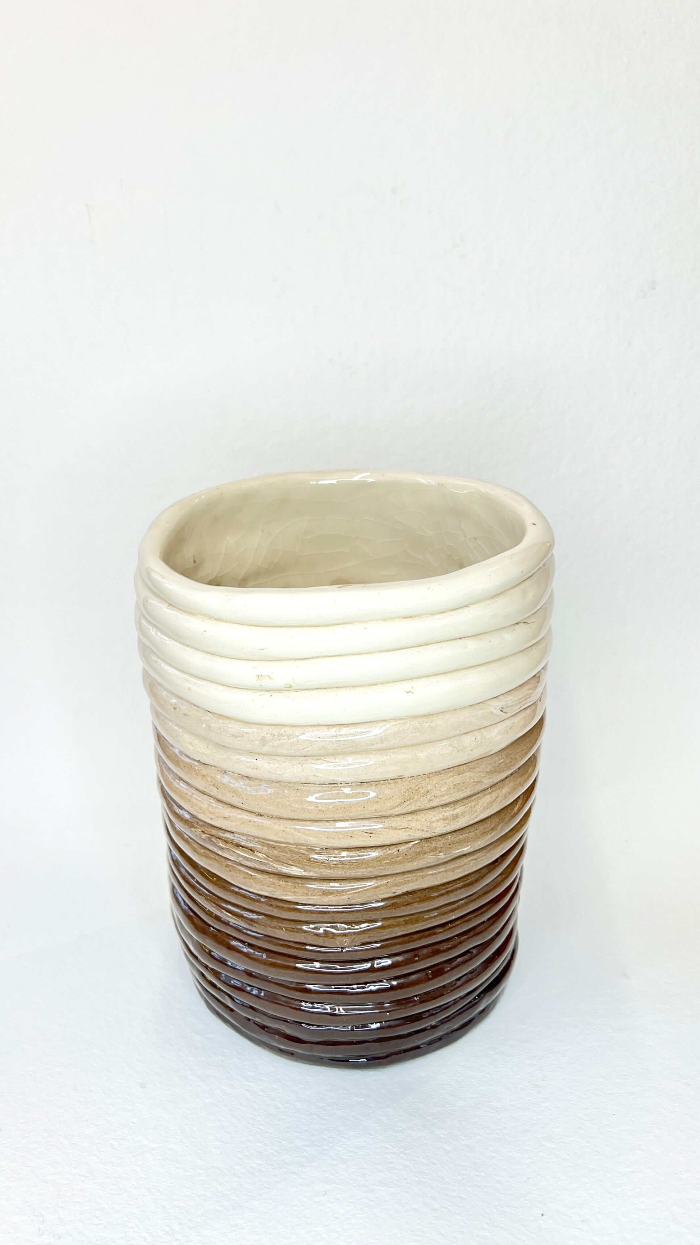 Tarian-Essentiel-ceramic-large-vase-brown-gradient-white