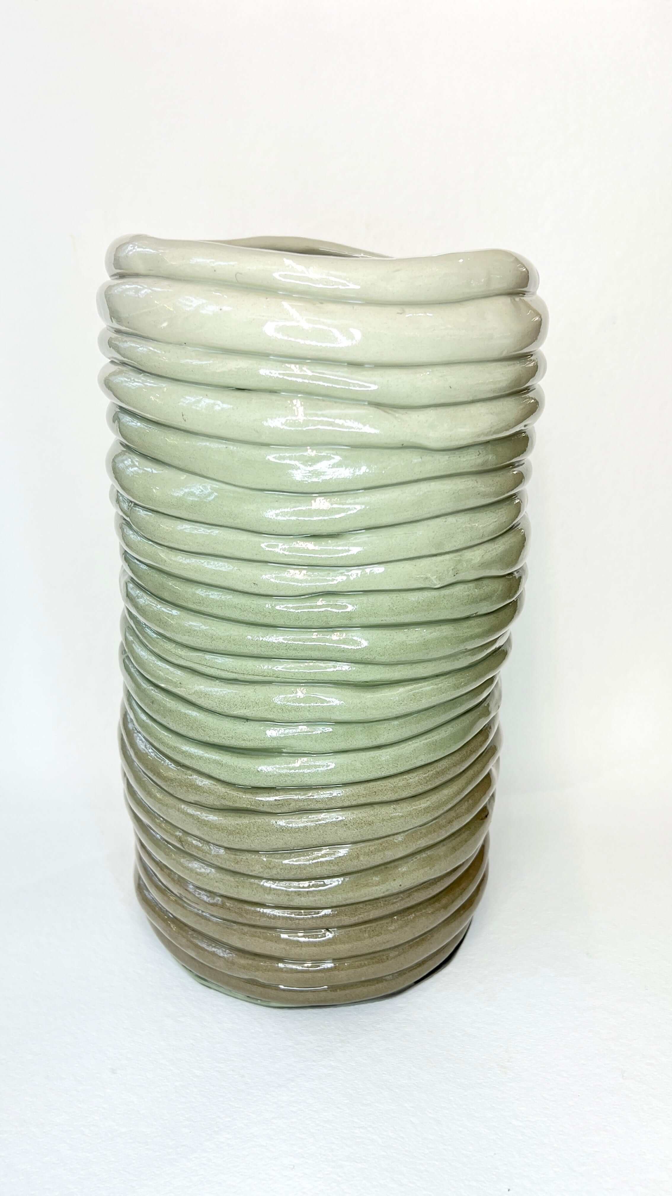 Tarian-Essentiel-ceramic-large-vase-khaki-gradient-light