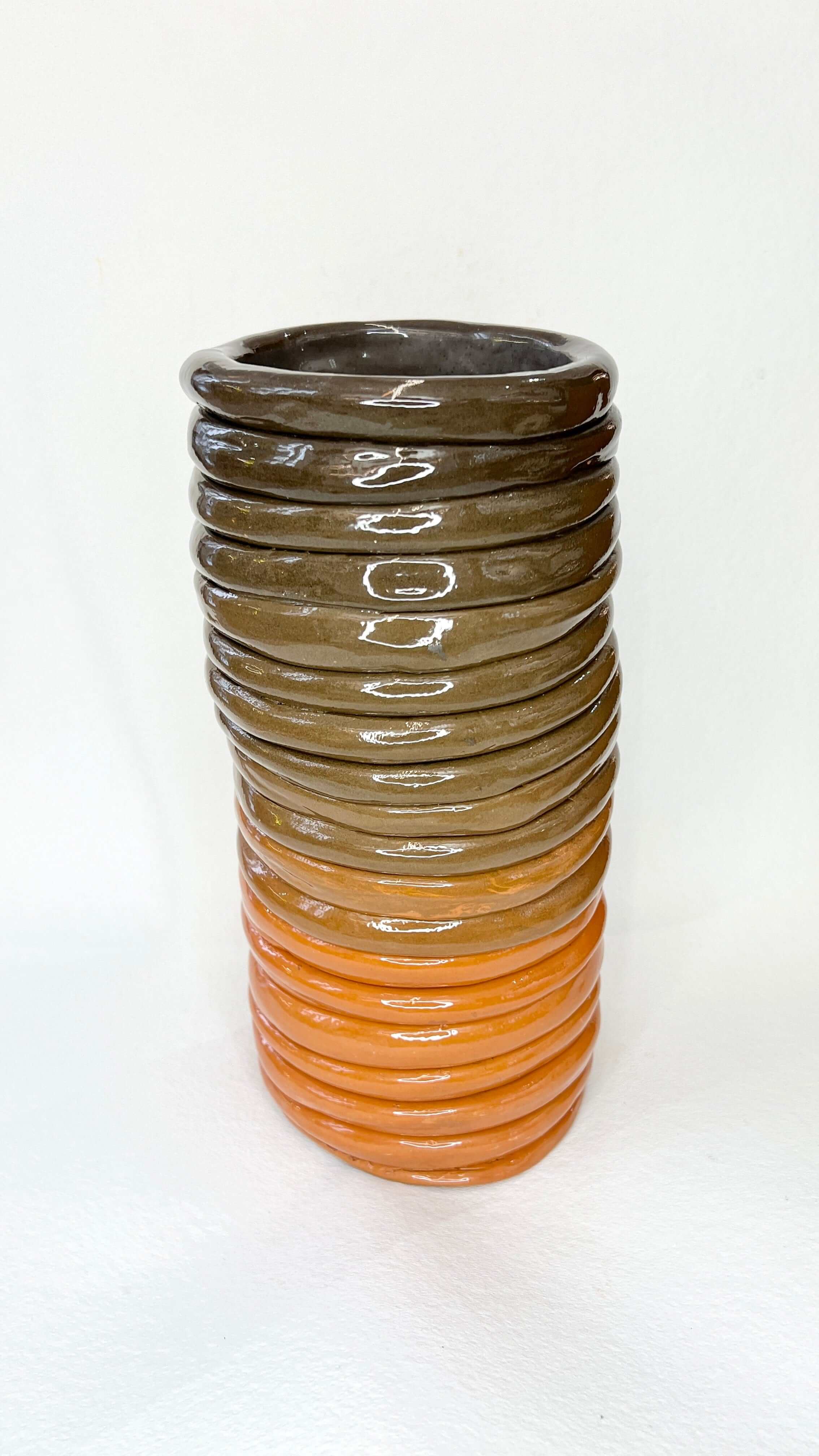 Tarian-Essentiel-ceramic-large-vase-khaki-gradient-orange
