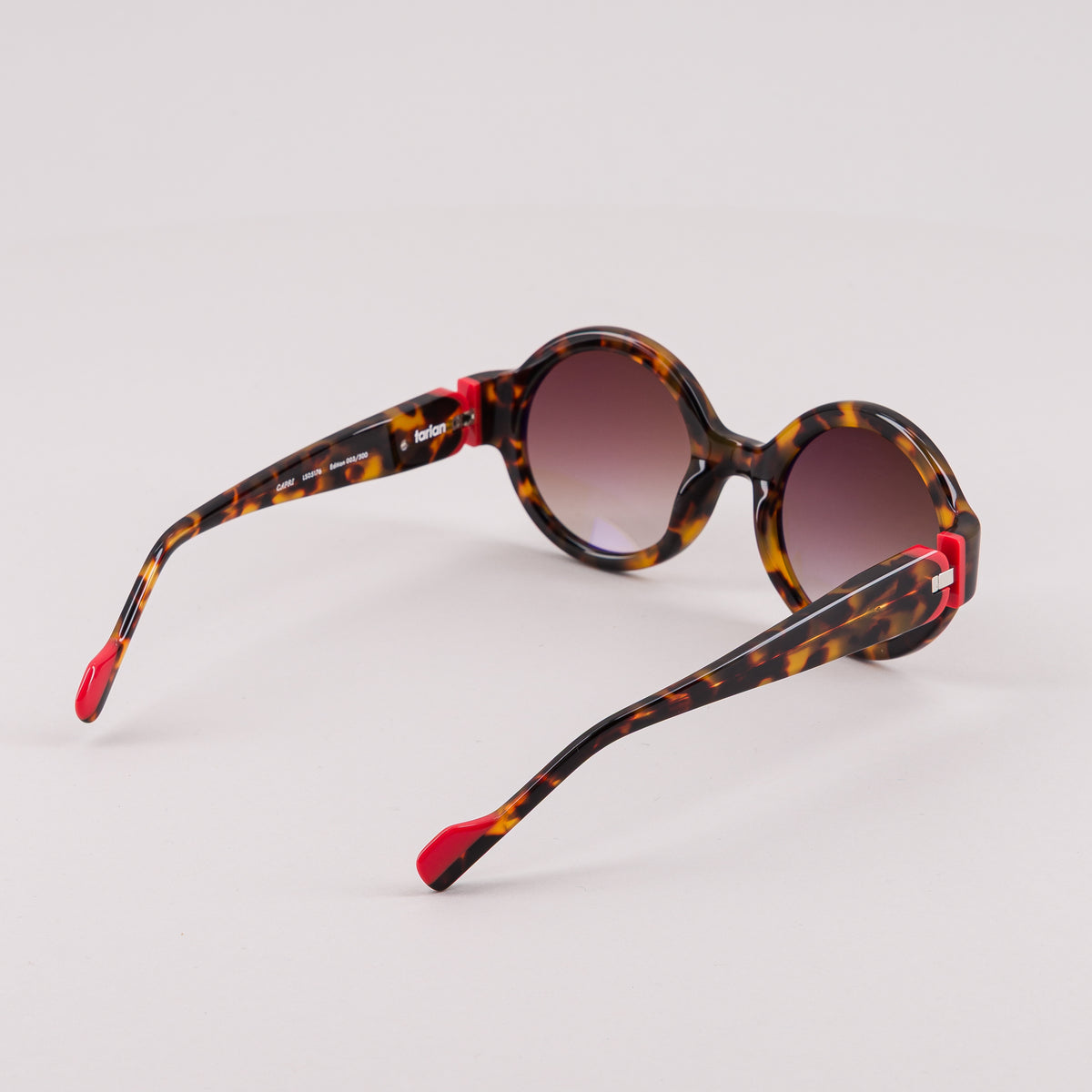#color_Tortoise shell and coral