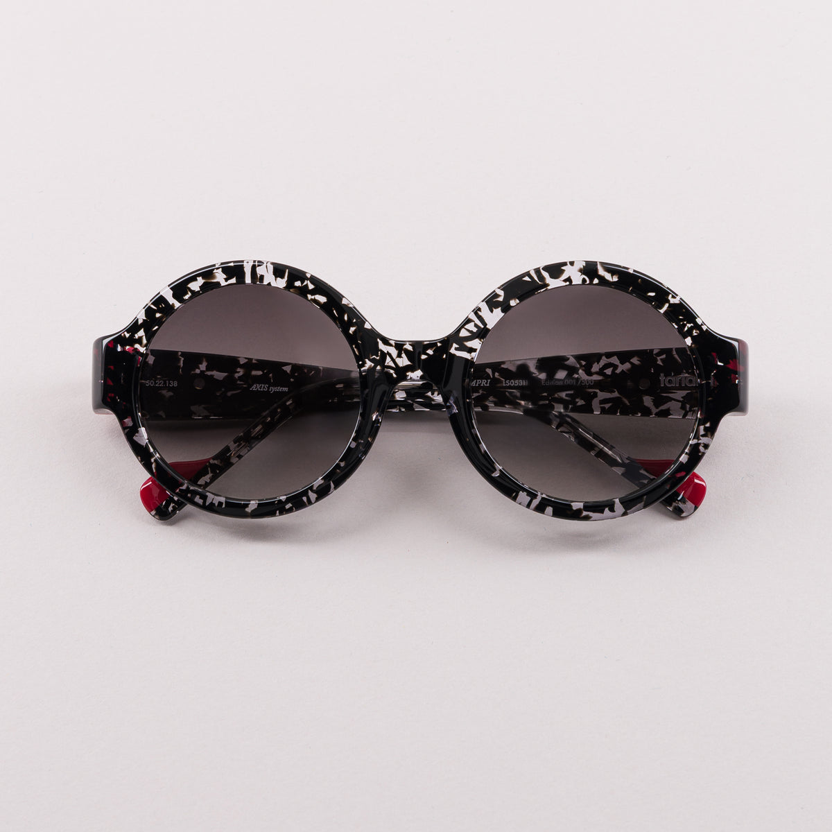 #color_Black pact and red