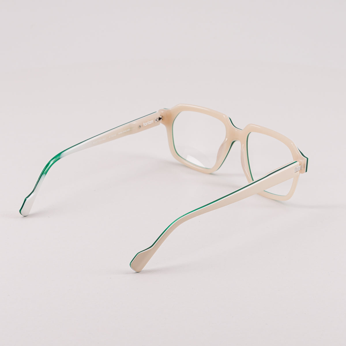 #colore_Bianco sporco e verde