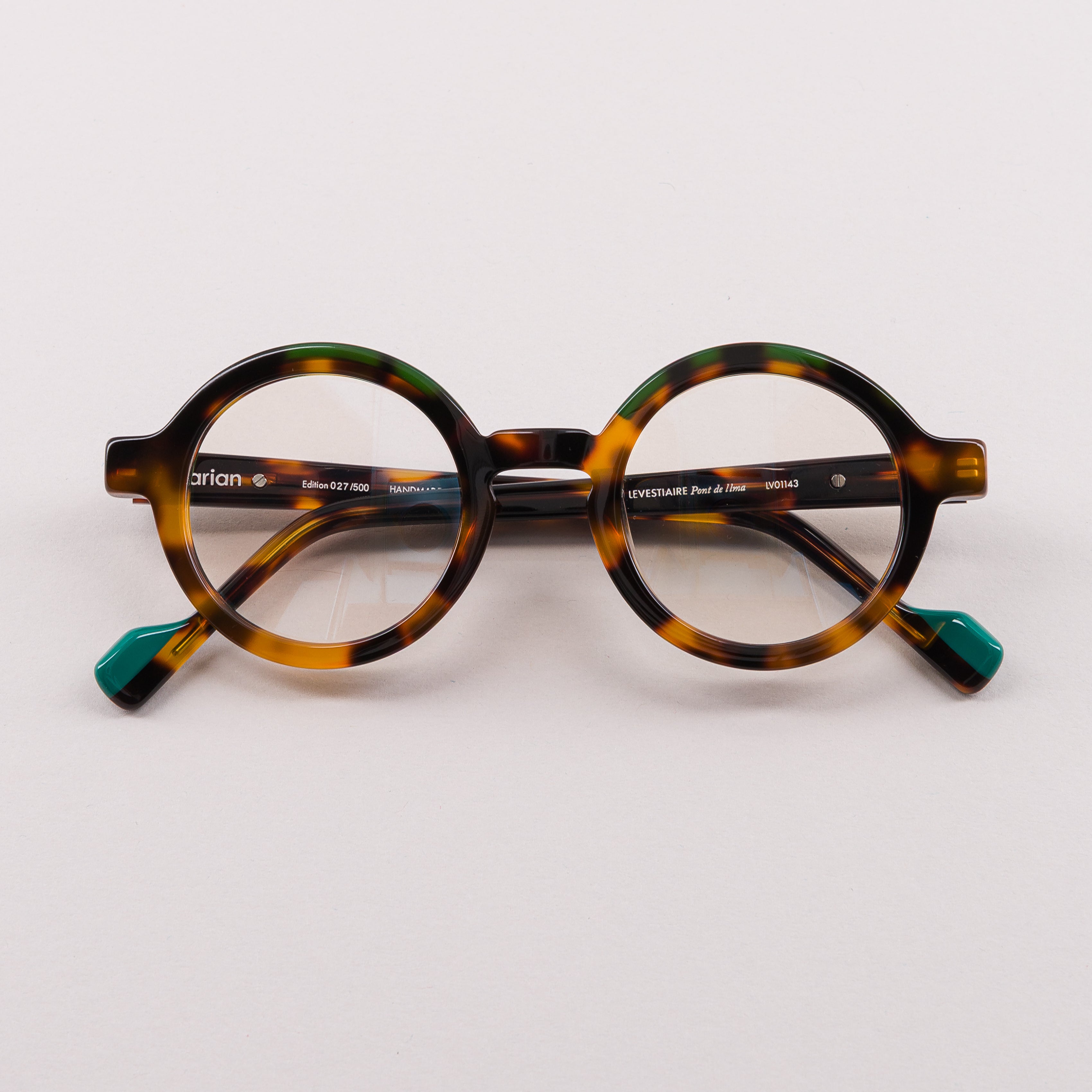 #color_Tortoise shell and green