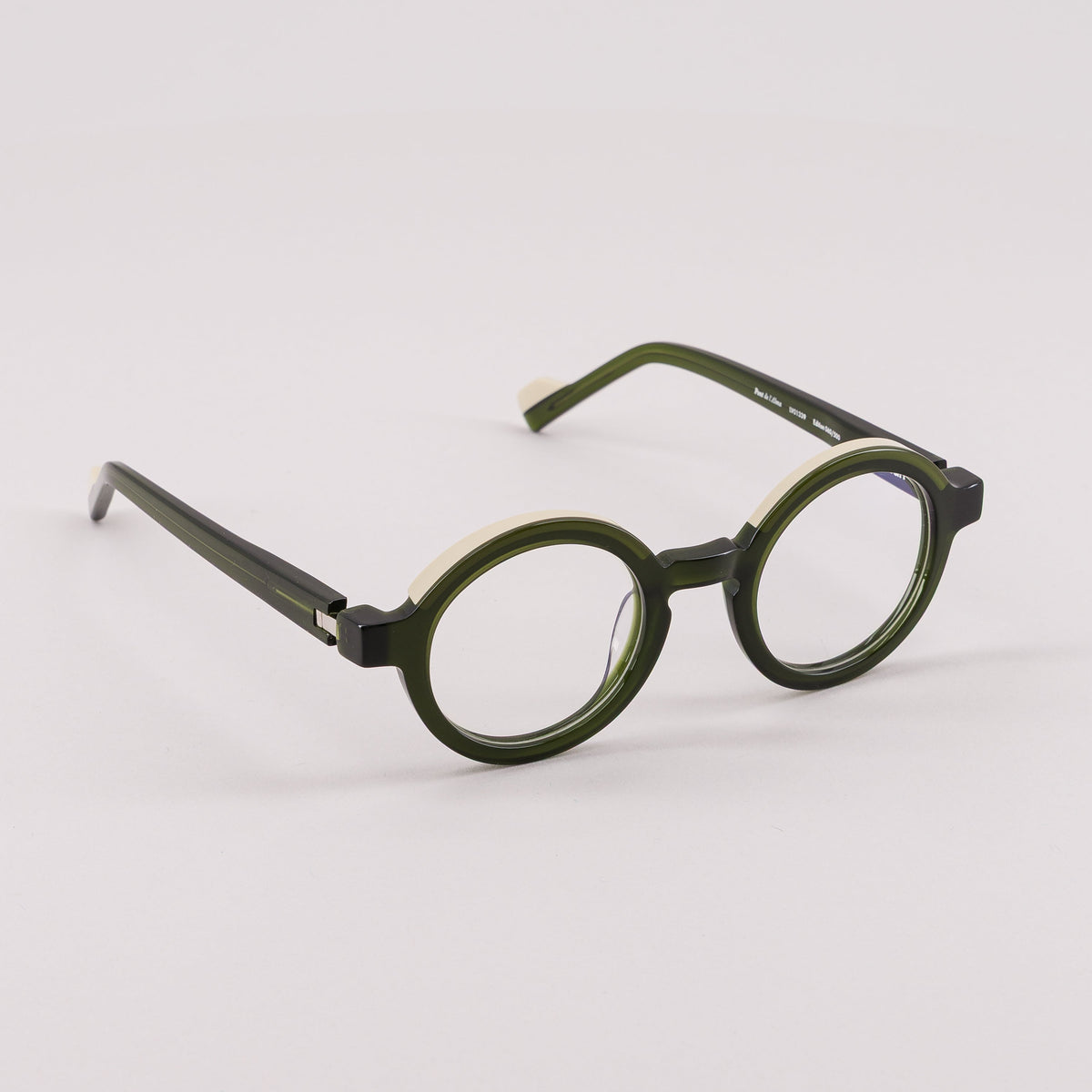 #color_Moss green and ivory