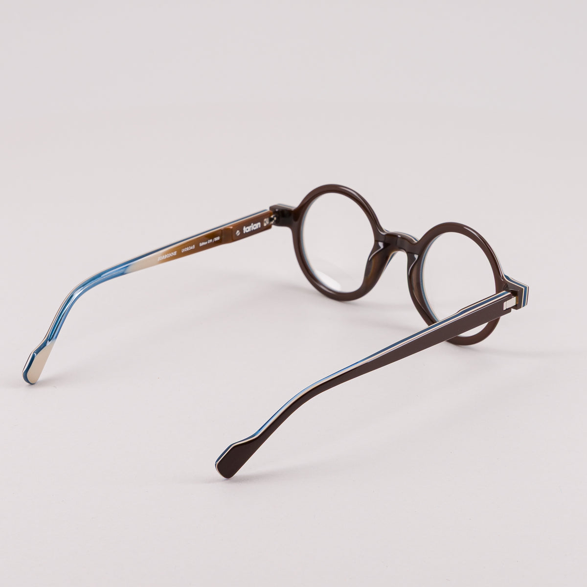 #color_Brown and blue