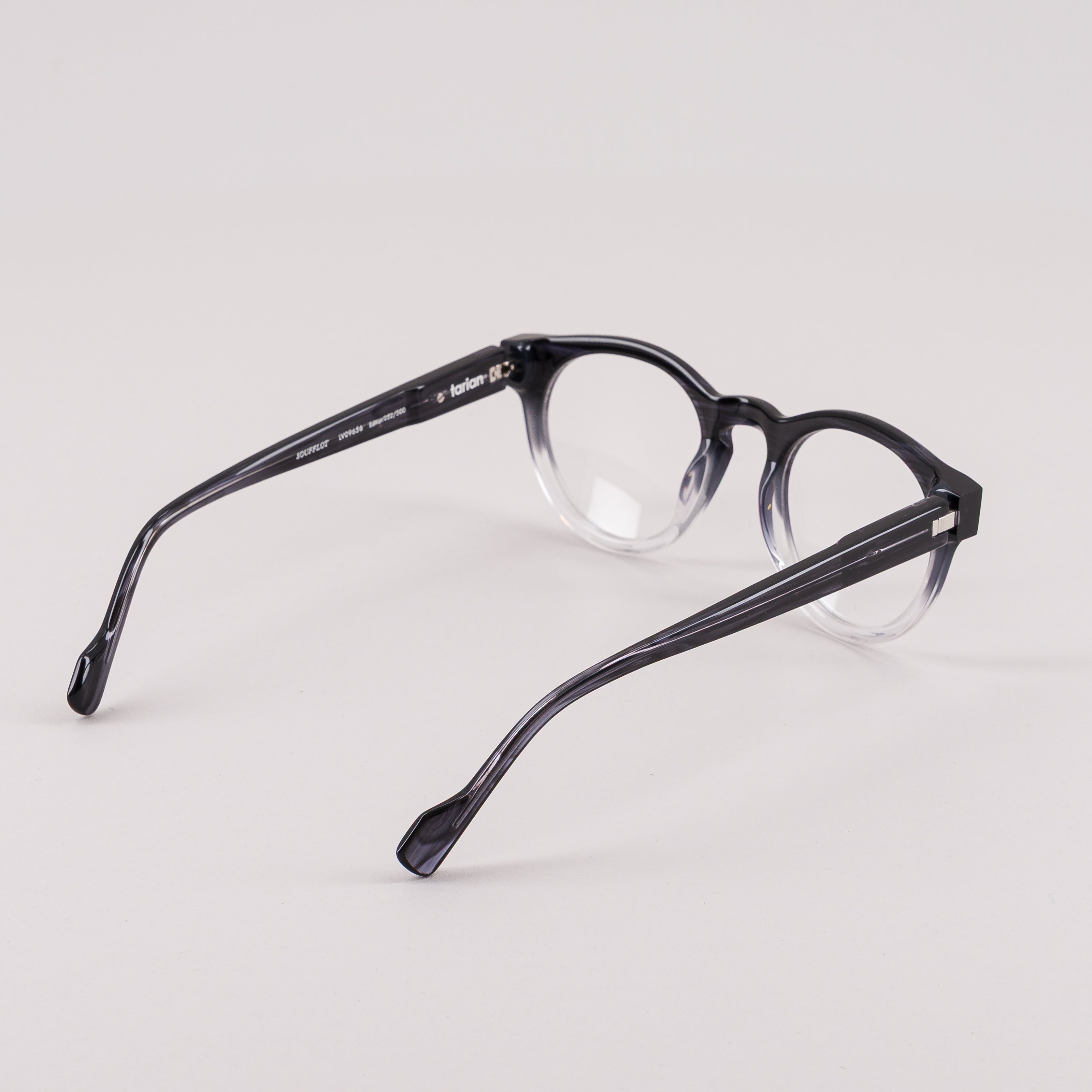 #color_Black gradient clear