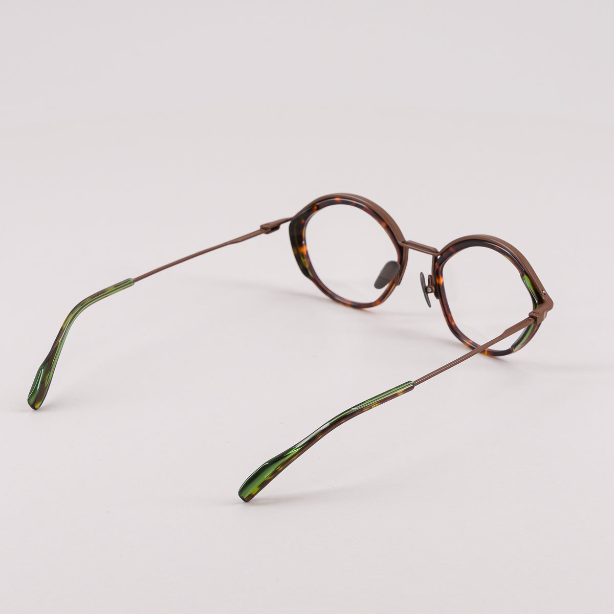 #color_Tortoise shell and green