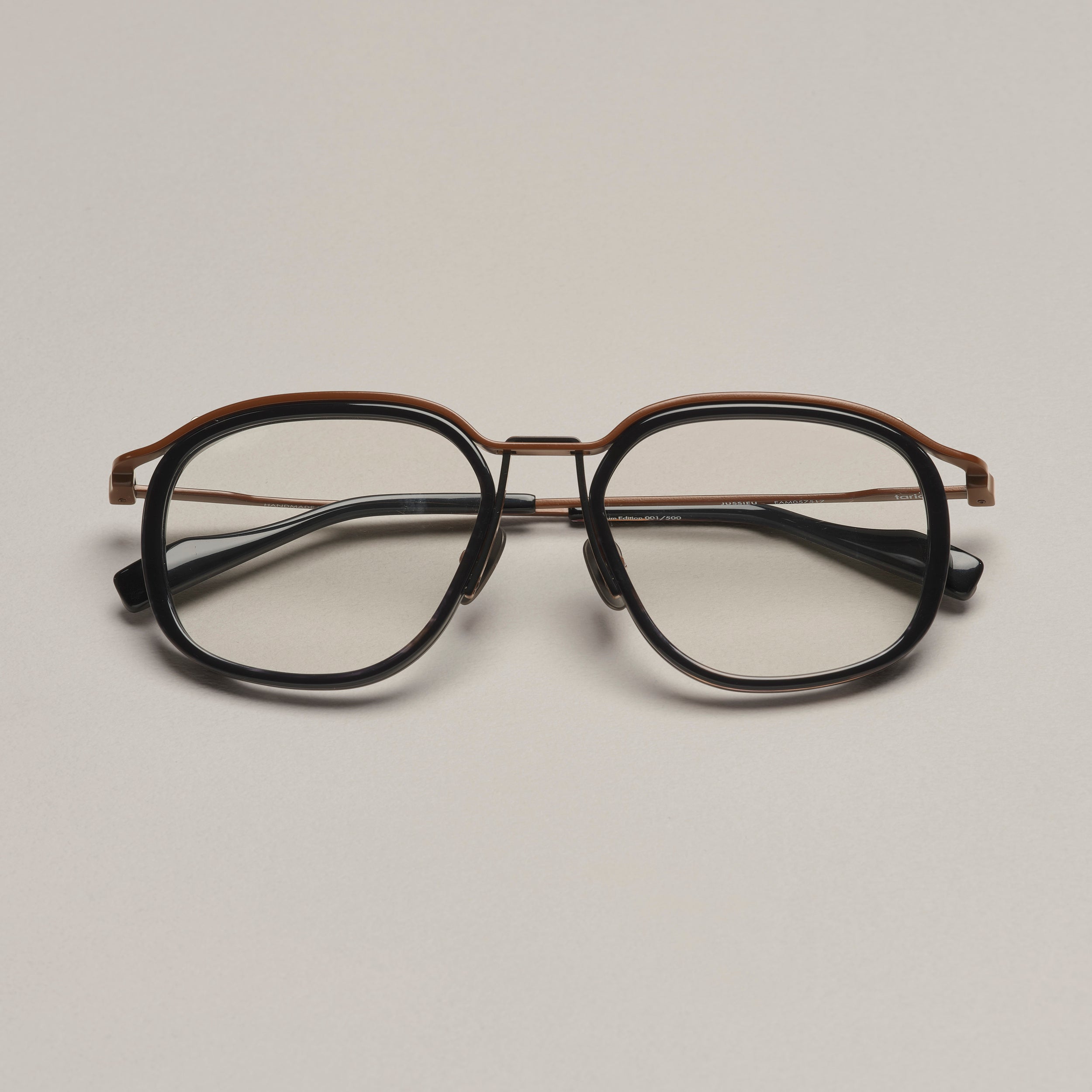 TARIAN-eyewear-luxe-glasses-oval-black-stripes