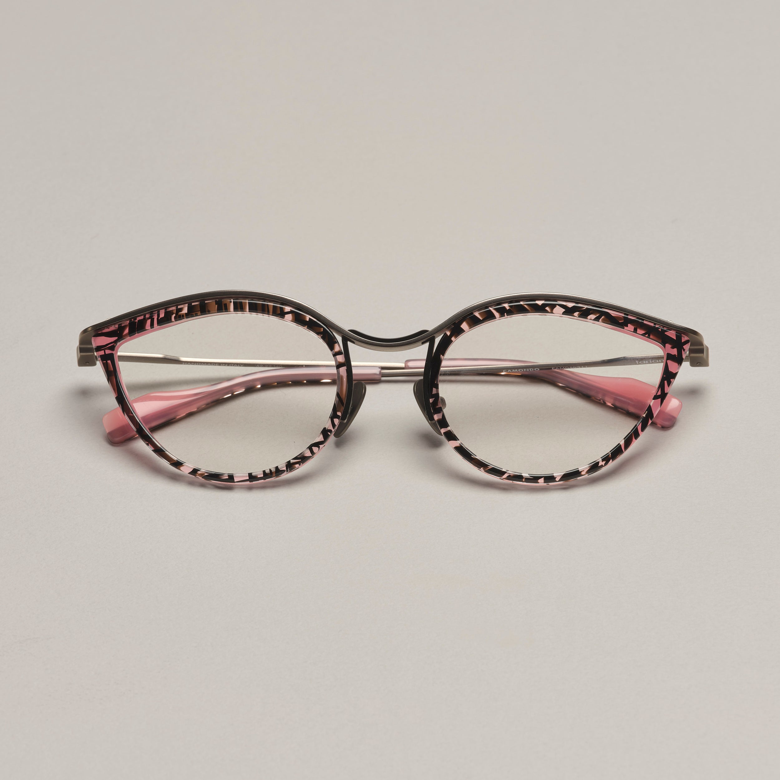 TARIAN_eyewear_cateye_blackpact-pink