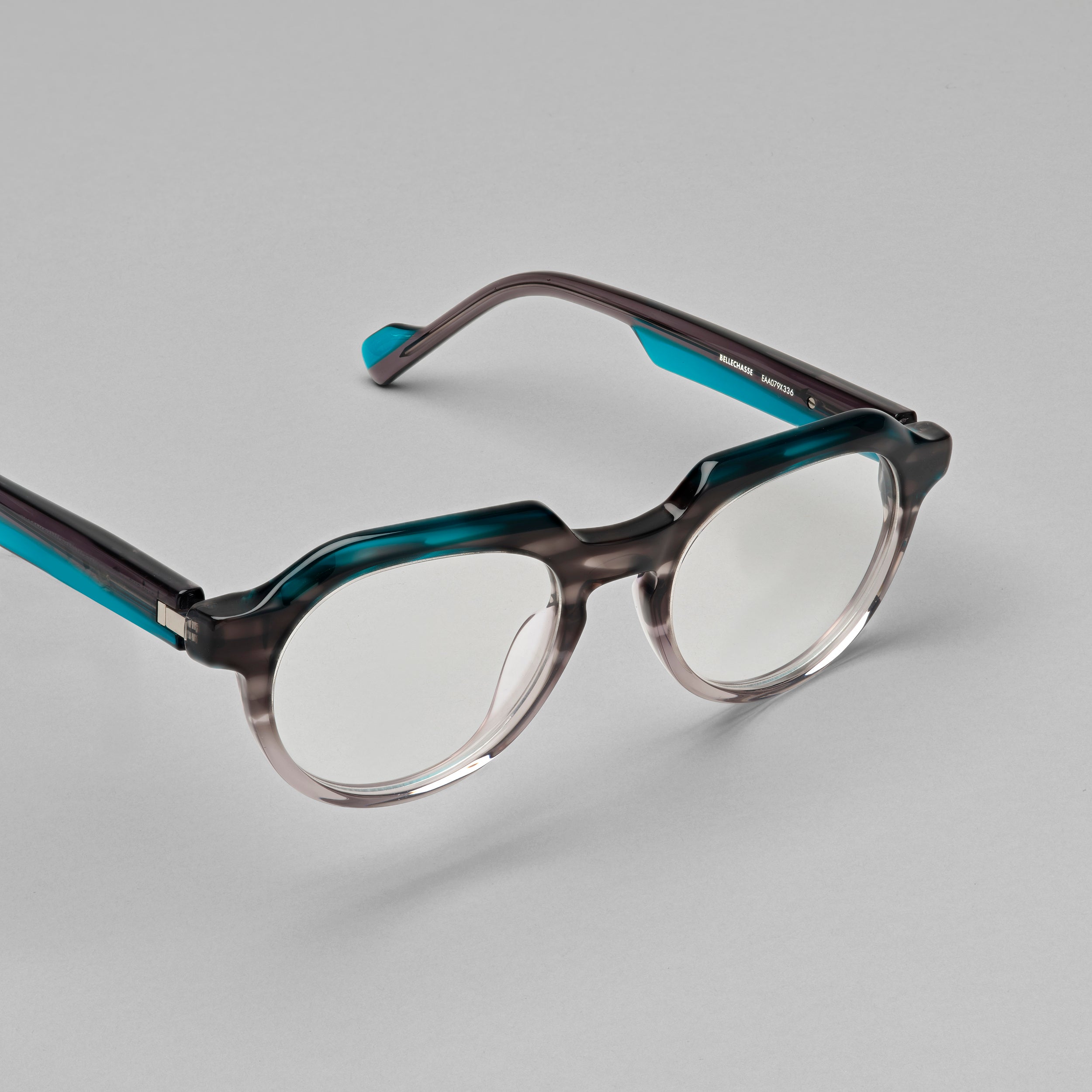 Tarian-Bellechasse-pantos-eyewear-gradient-grey-duck