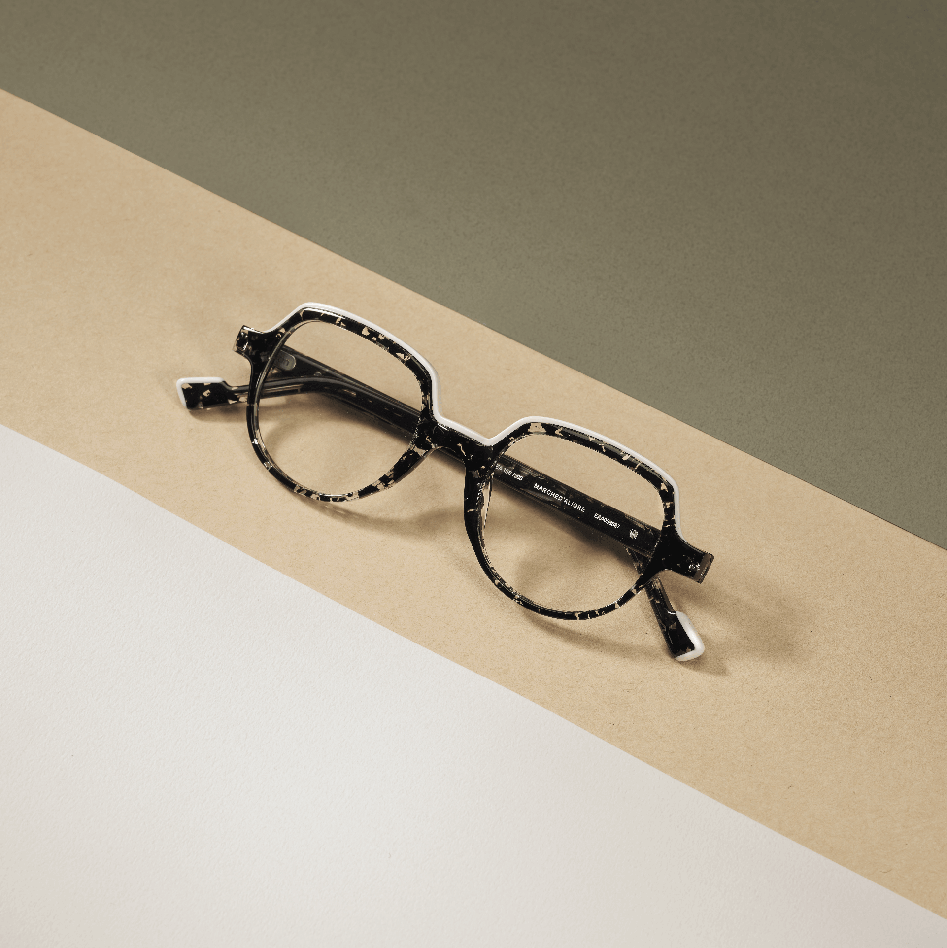 Tarian-Marche-d-Aligre-pantos-eyewear-black-clear-white