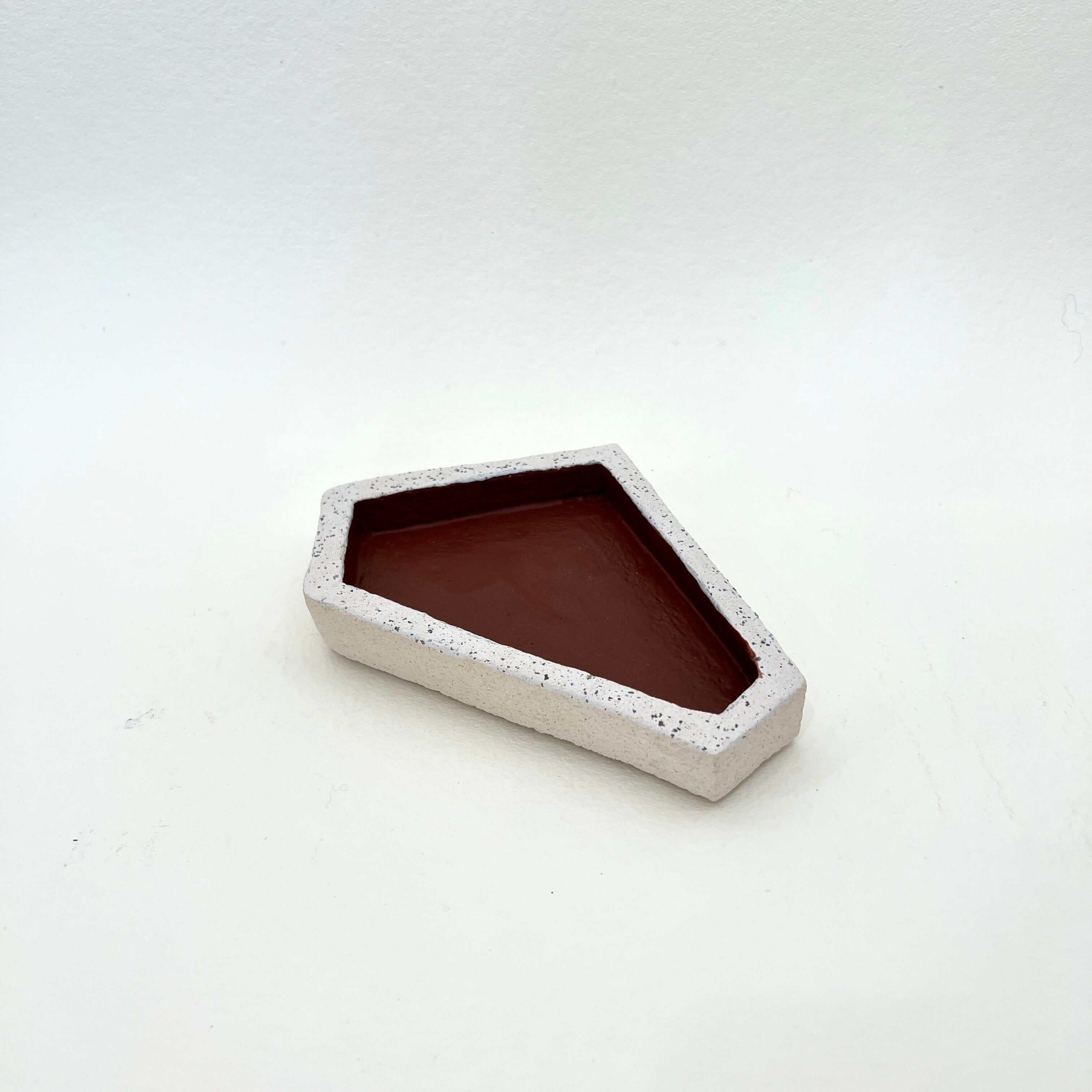 Tarian-Vide-Poche-ceramic-red-white