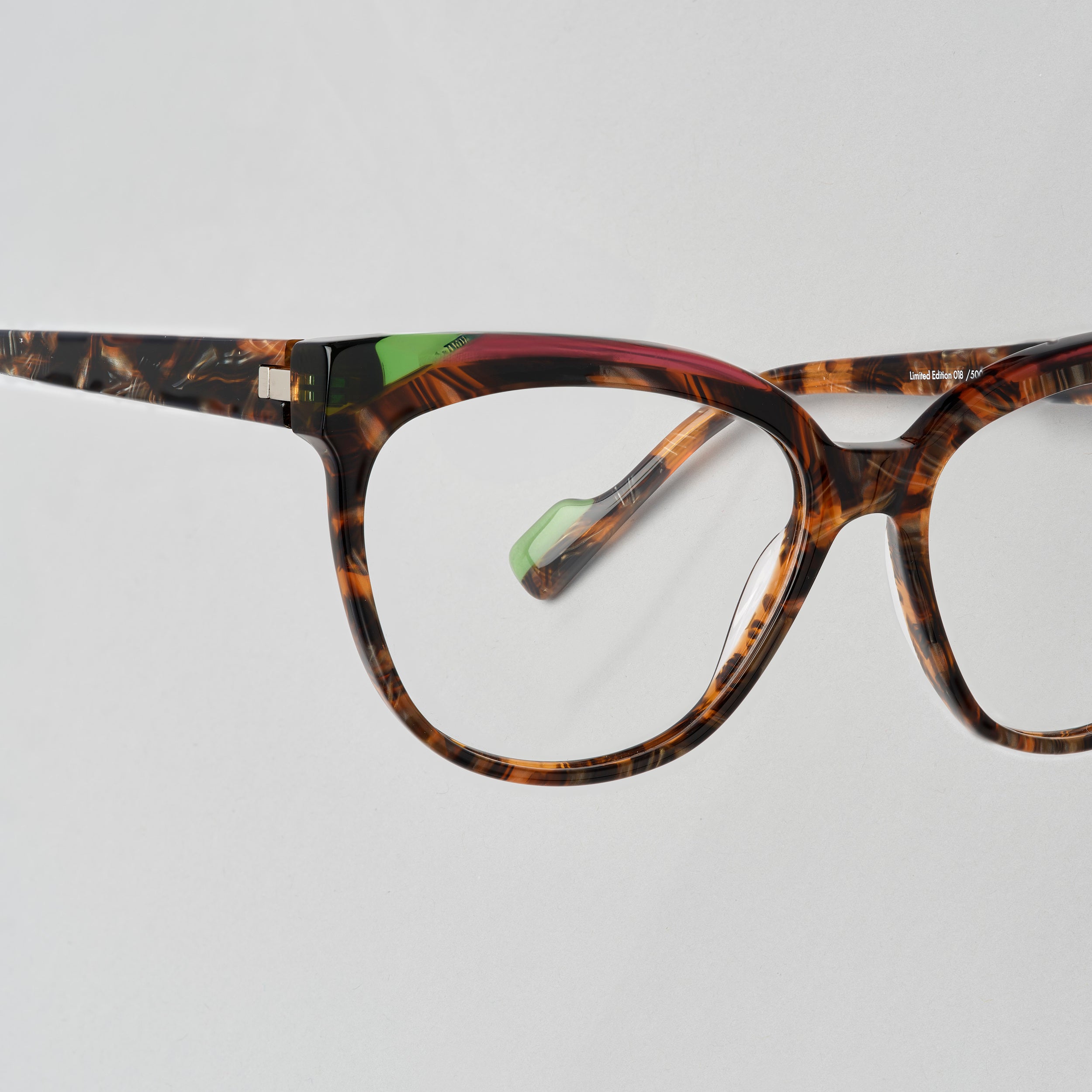 Tarian-Orsay-cateye-eyewear-tortoiseshell-lightgreen-pink