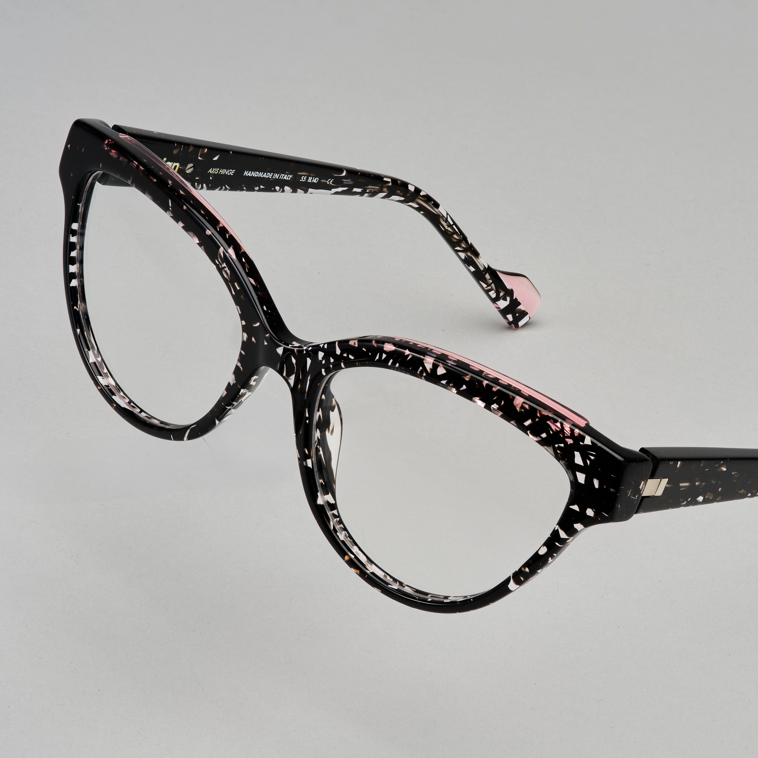 Tarian-Rue-de-Bearn-cateye-eyewear-black-clear-pink
