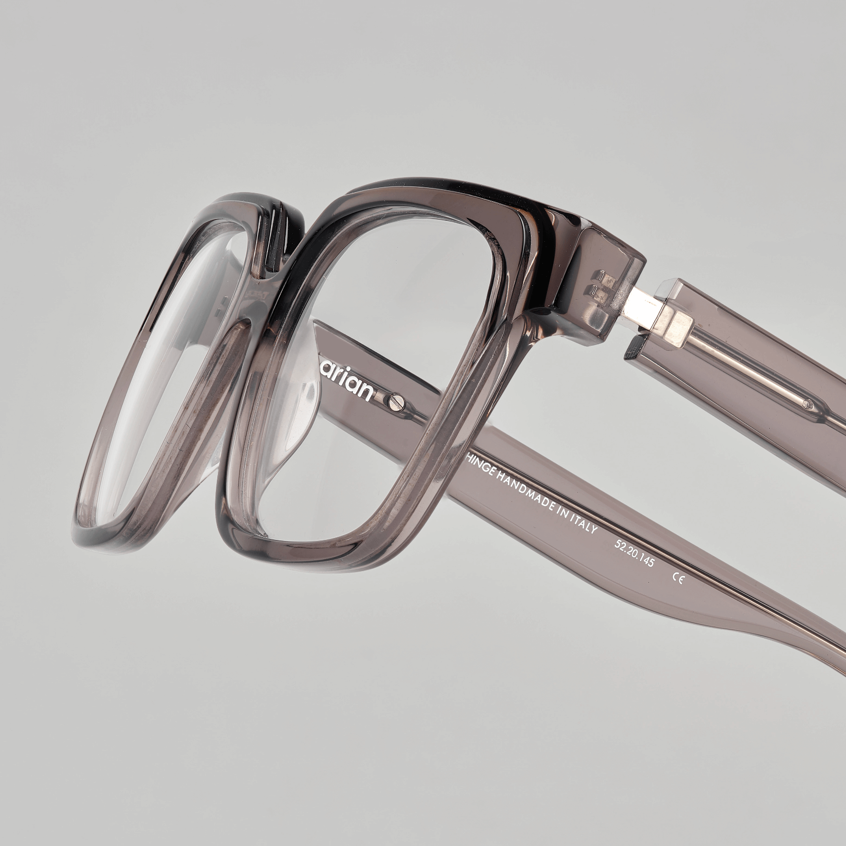 Tarian-Rue-de-Braque-rectangle-eyewear-cleargrey-black