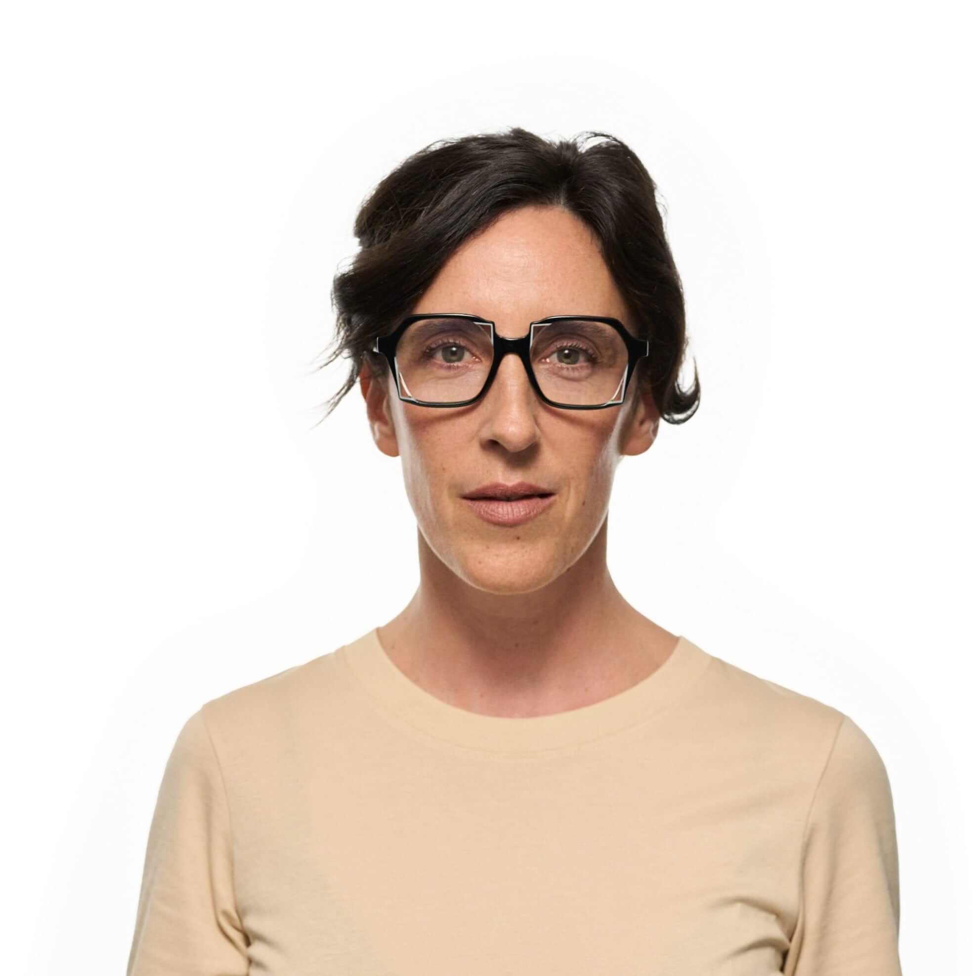 Tarian-Galeria-square-eyewear-black-white-clear-portrait