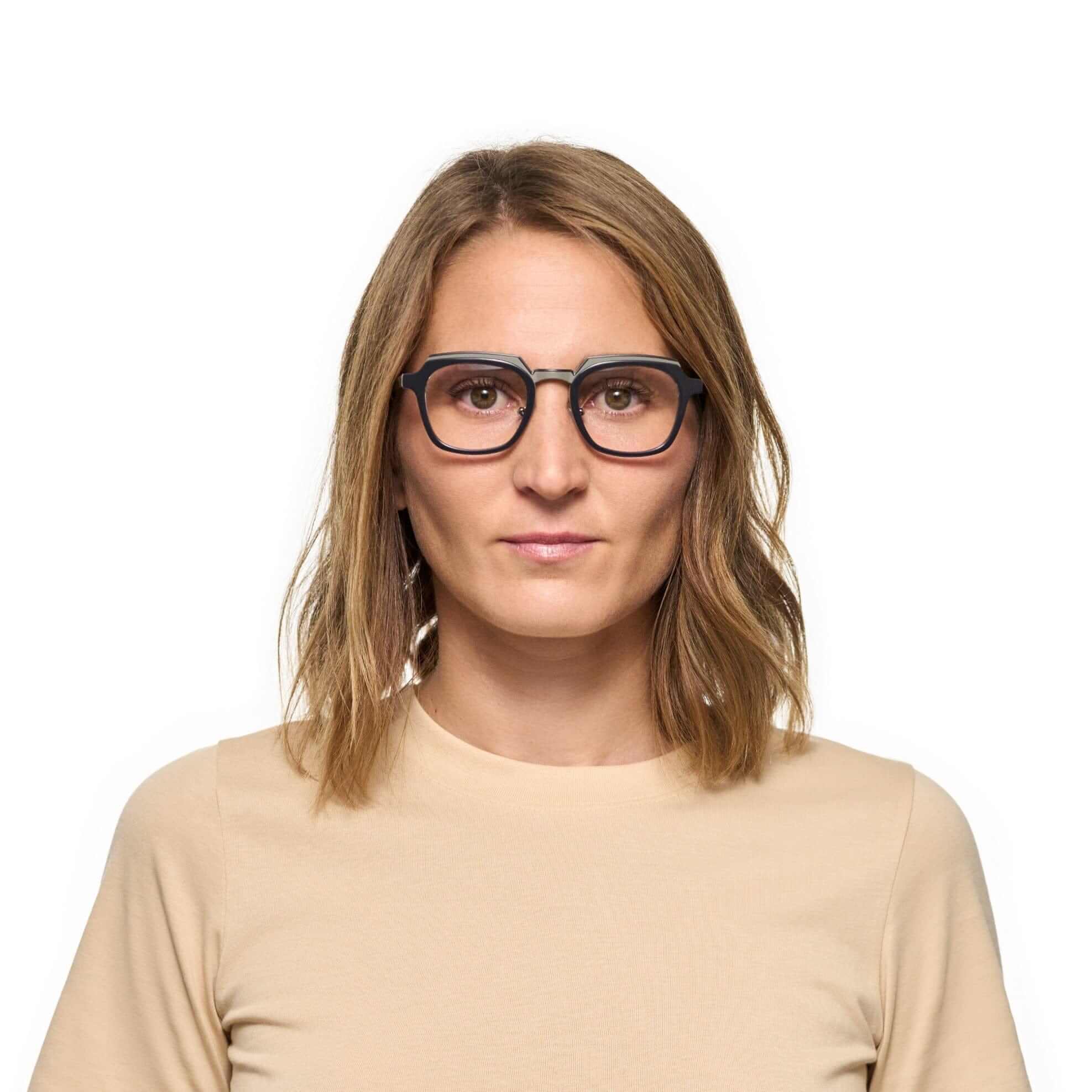 Tarian-Lepic-square-eyewear-grey-portrait