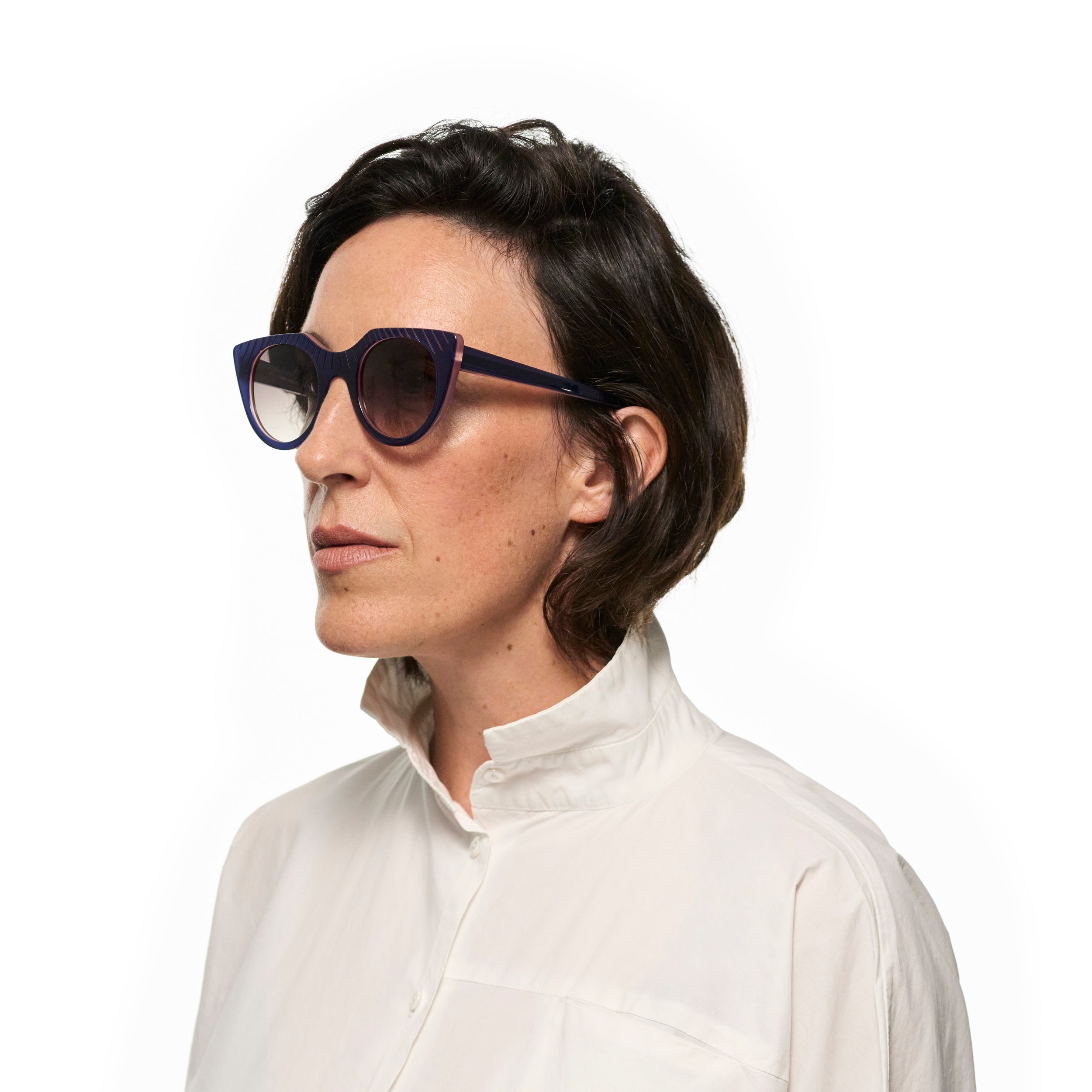 Tarian-Pantheon-cateye-sunglasses-purple-pink-portrait2