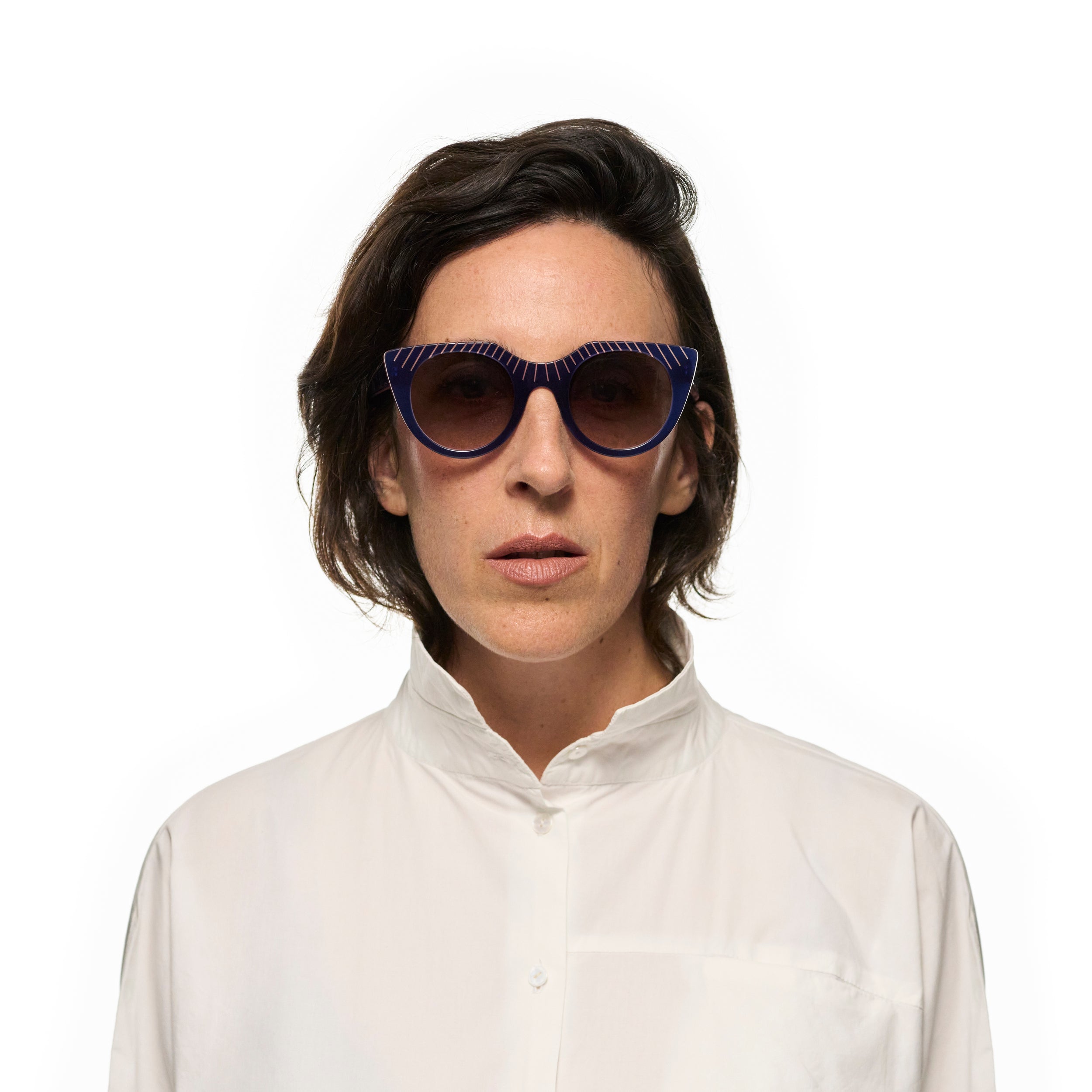 Tarian-Pantheon-cateye-sunglasses-purple-pink-portrait