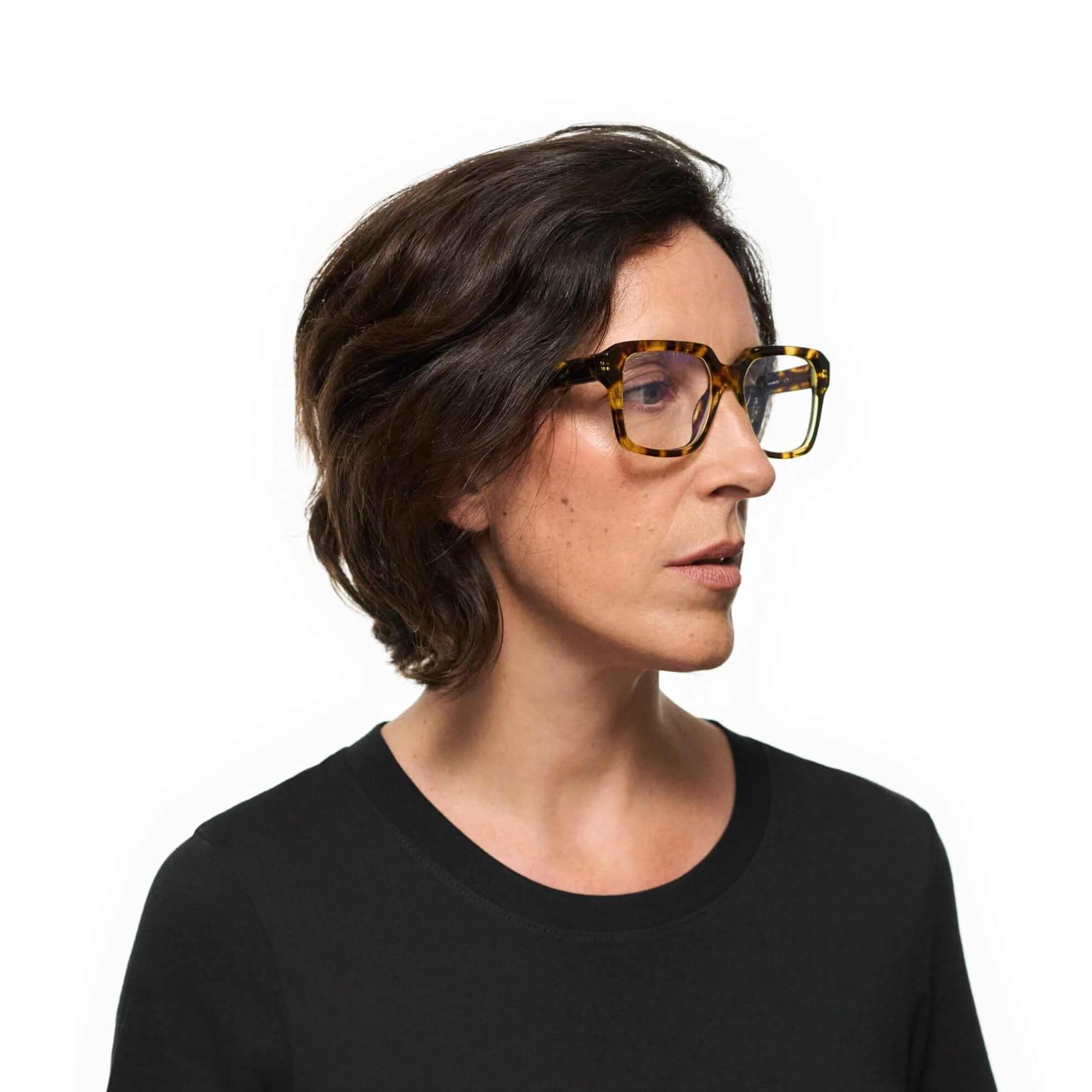 Tarian-Rapallo-large-rectangle-eyewear-tortoiseshell-portrait2