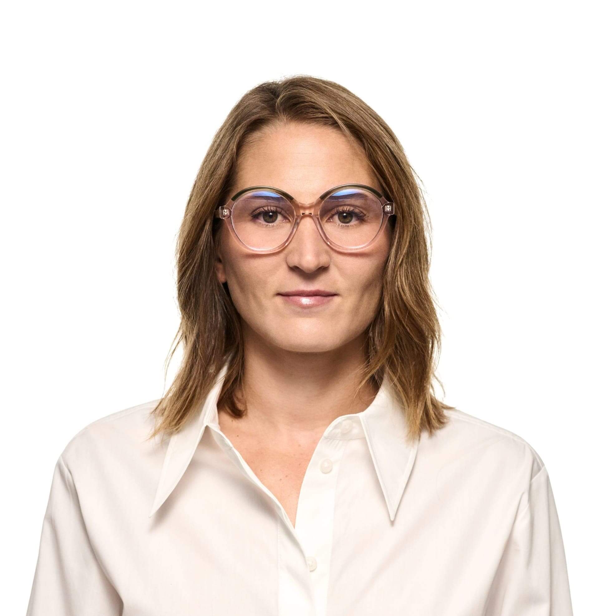 Tarian-Rue-de-Sevigne-large-oval-eyewear-clearpink-green-portrait