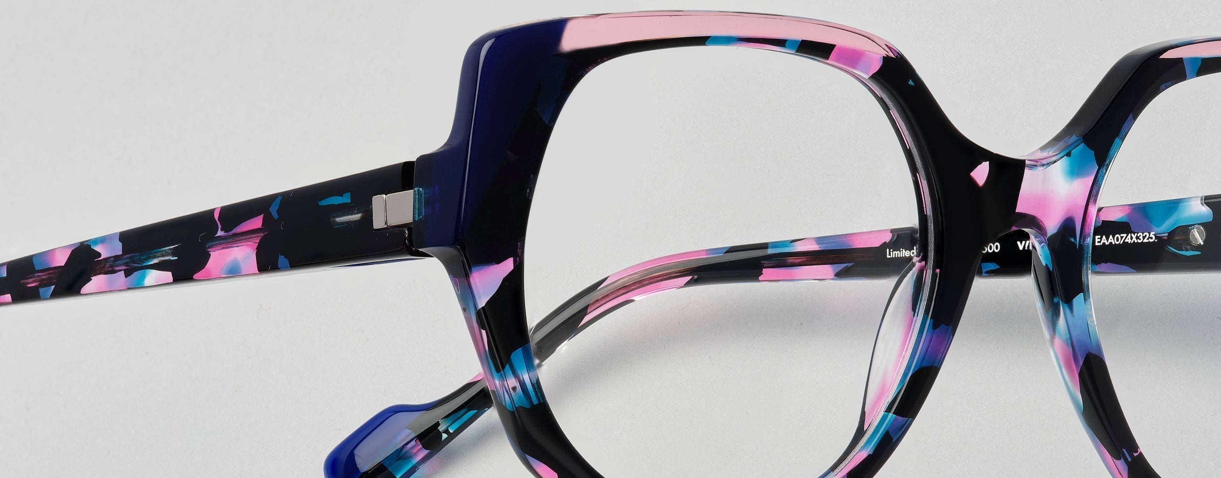 The Psychology of Colour: How to Choose the Perfect Colourful Frames for Your Personality