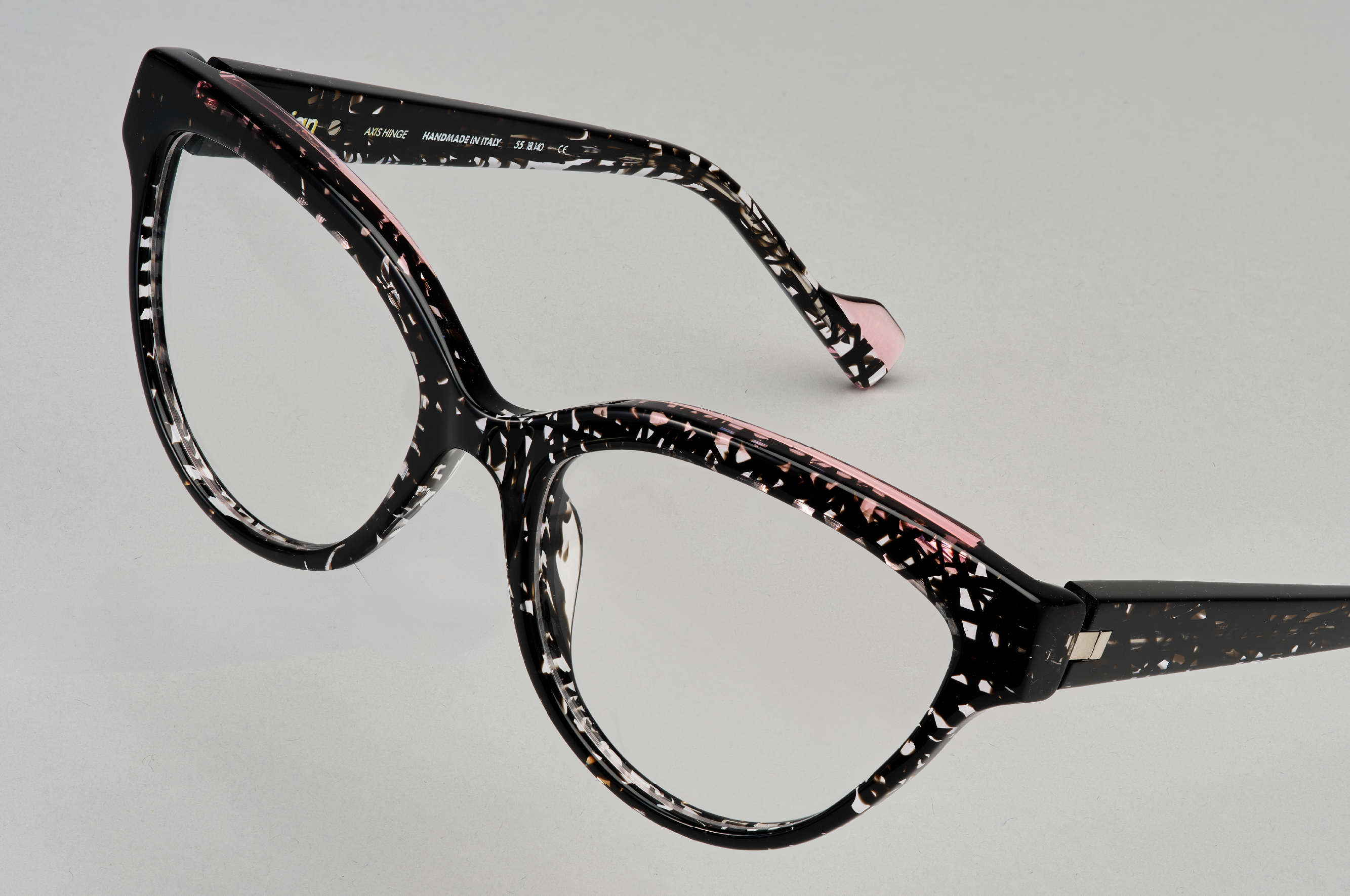 Tarian-Patcwork-Collection-Rue-de-Bearn-cateye-eyewear-black-clear-pink