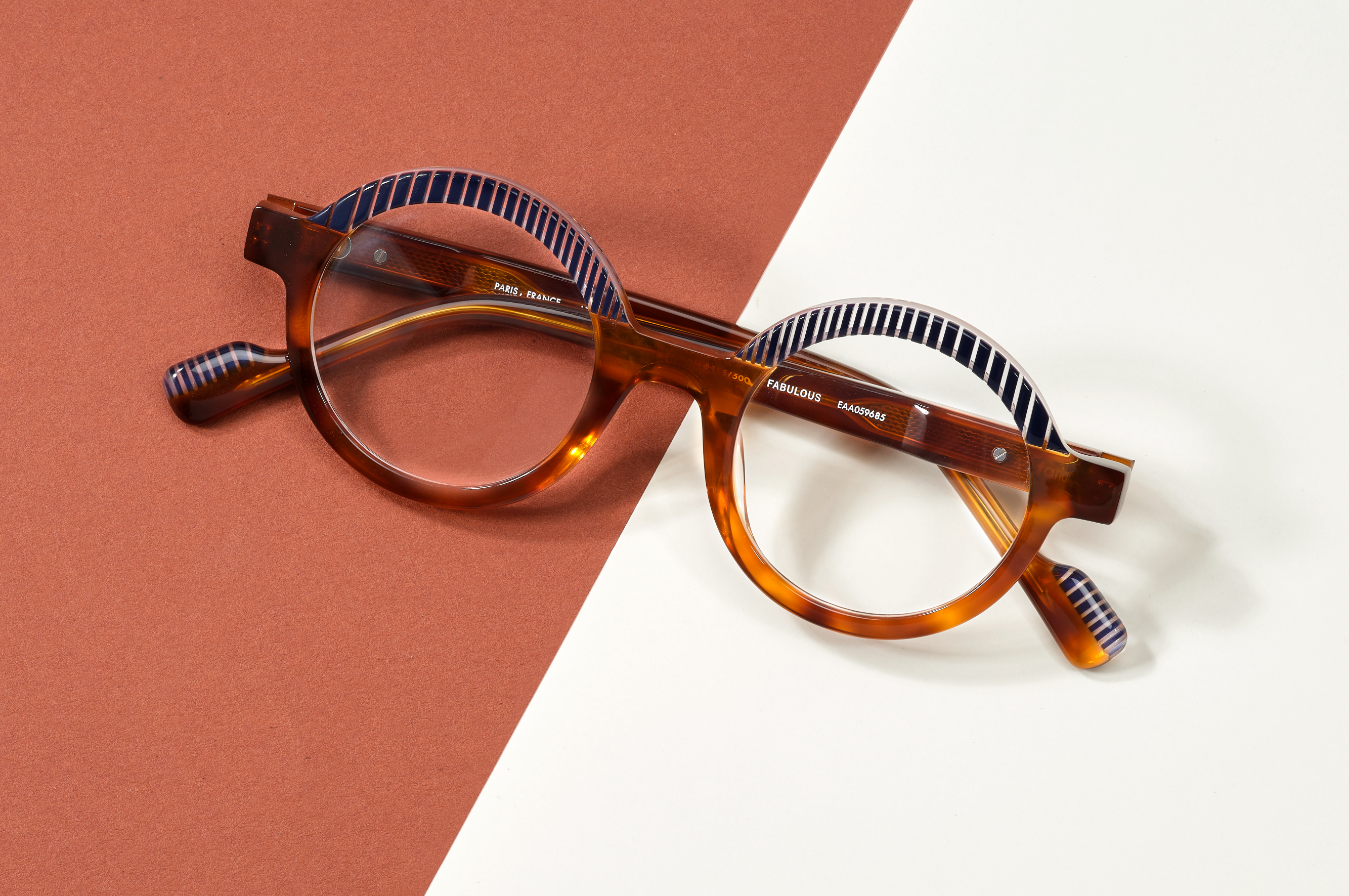 Tarian-Play-collection-Fabulous-round-eyewear-turtleshell-blue-clear
