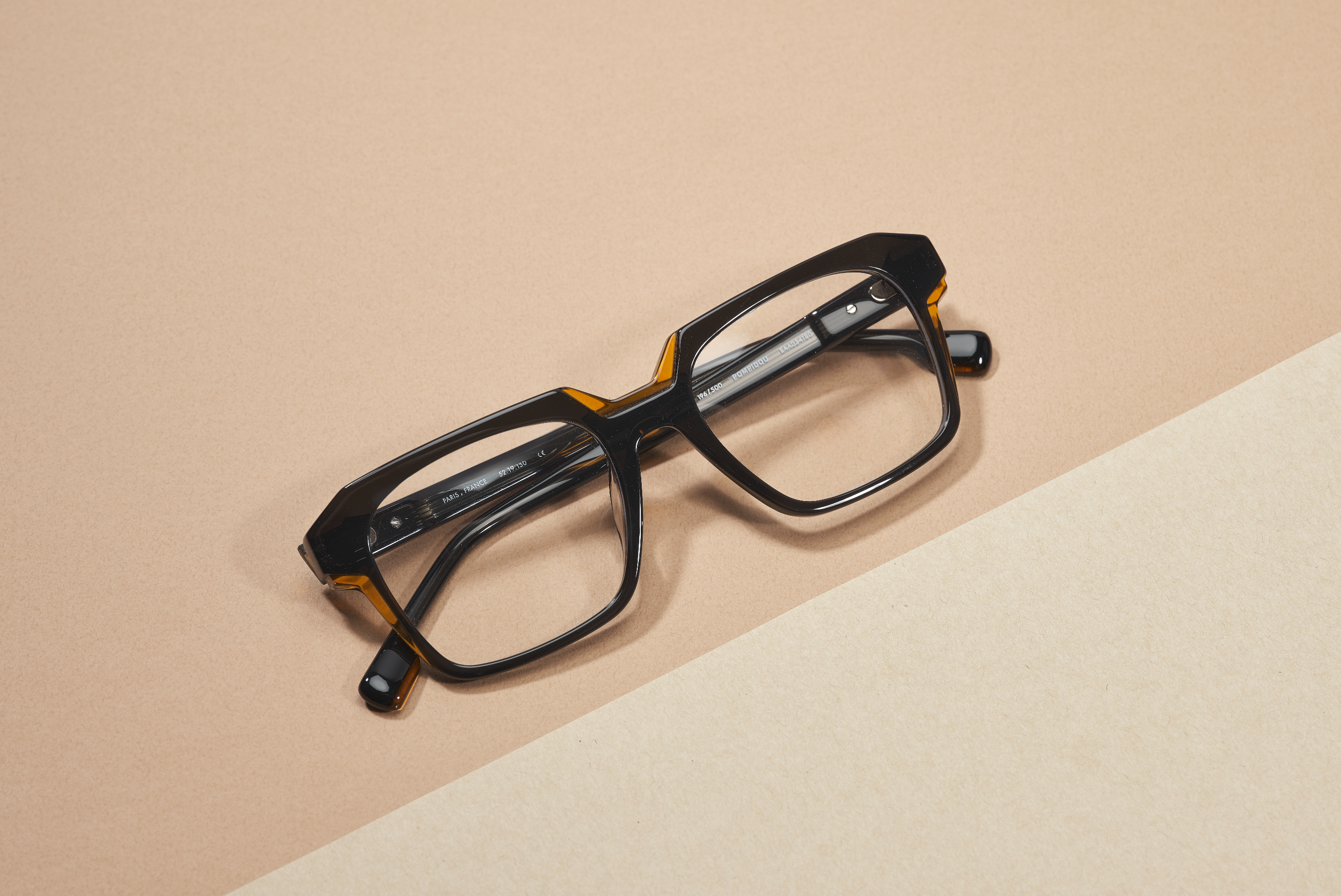 In sales style lunette