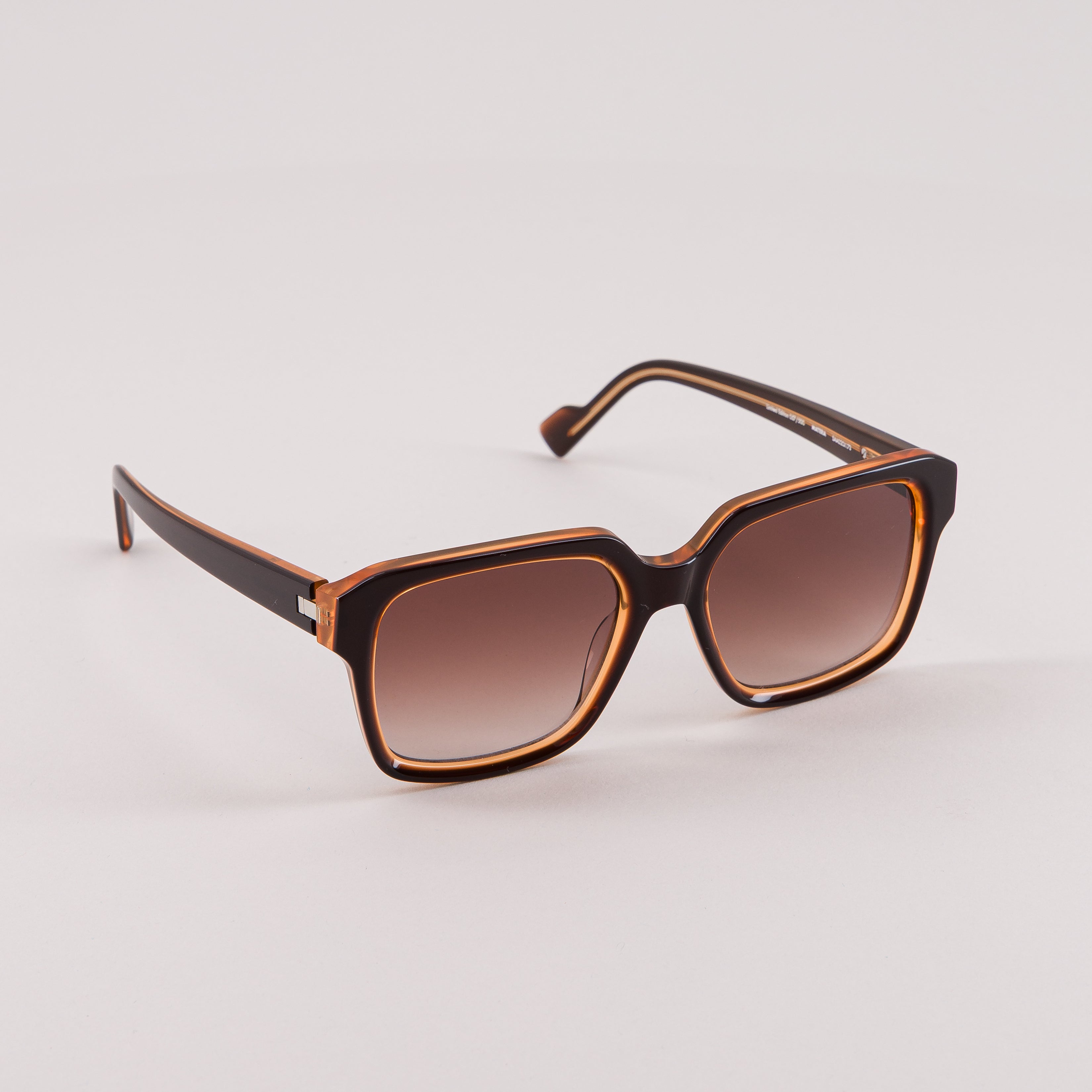 #color_Brown orange #couleur_Marron orange #colore_Marrone arancione #色_ブラウンオレンジ