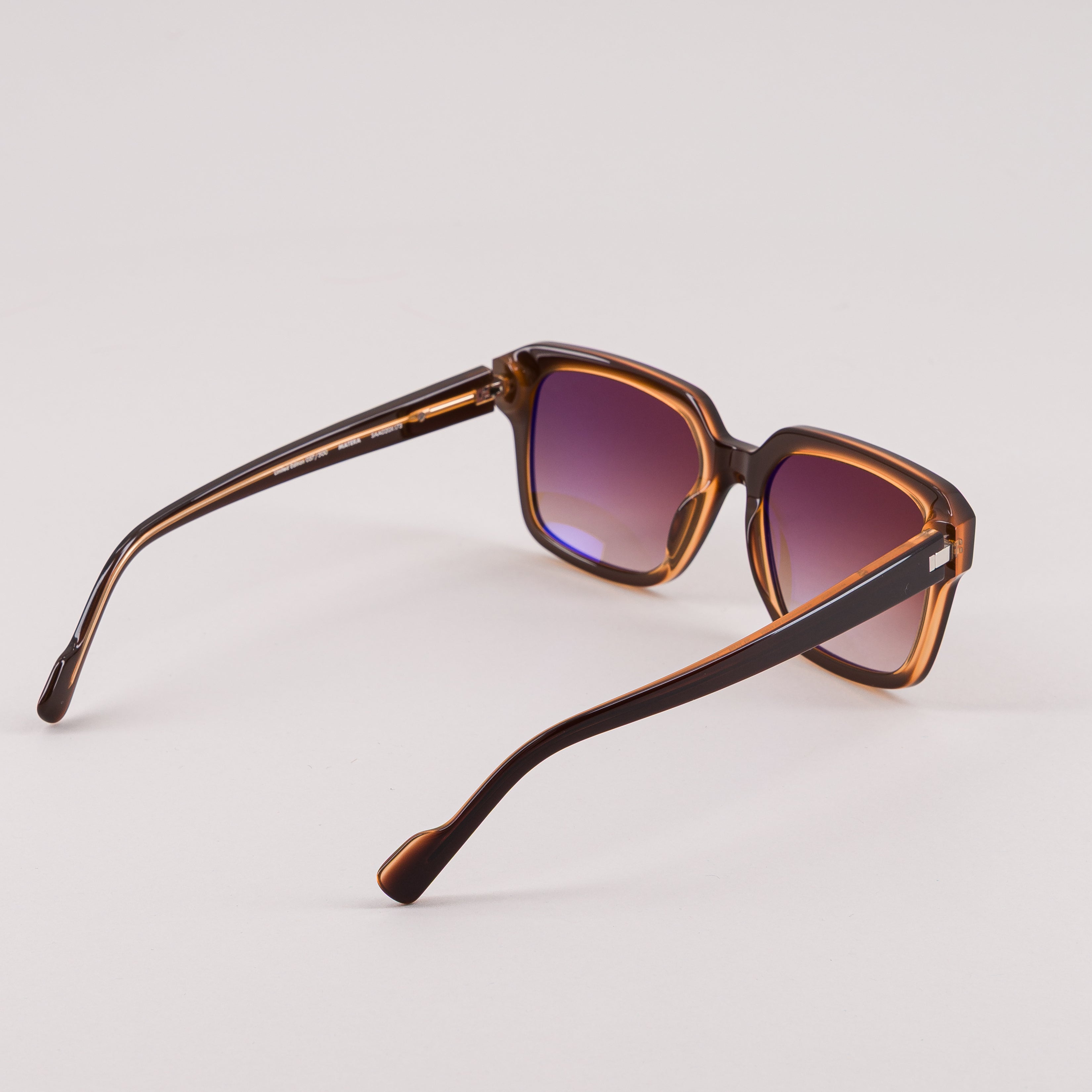#color_Brown orange #couleur_Marron orange #colore_Marrone arancione #色_ブラウンオレンジ