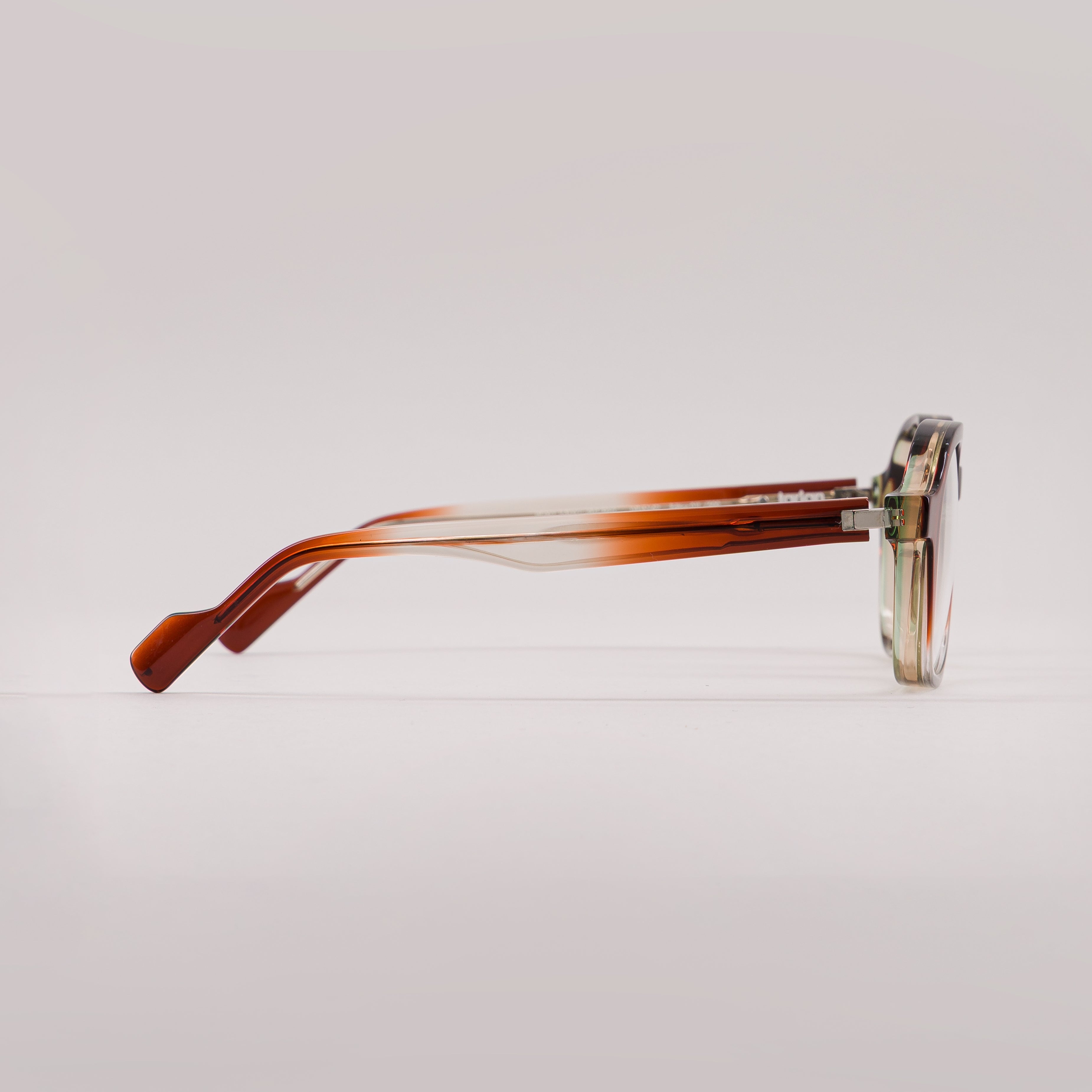 #color_brown gradient clear