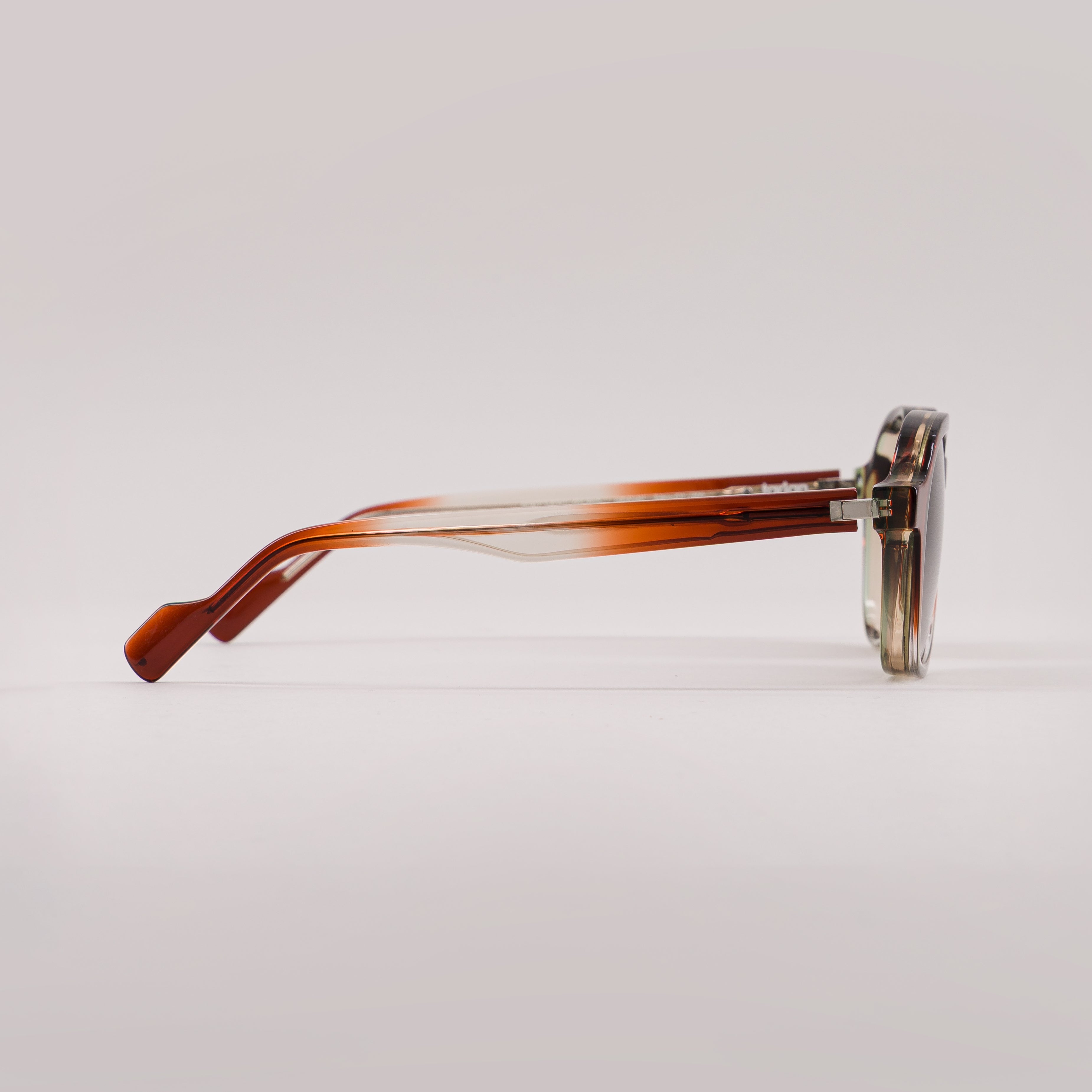 #color_brown gradient clear