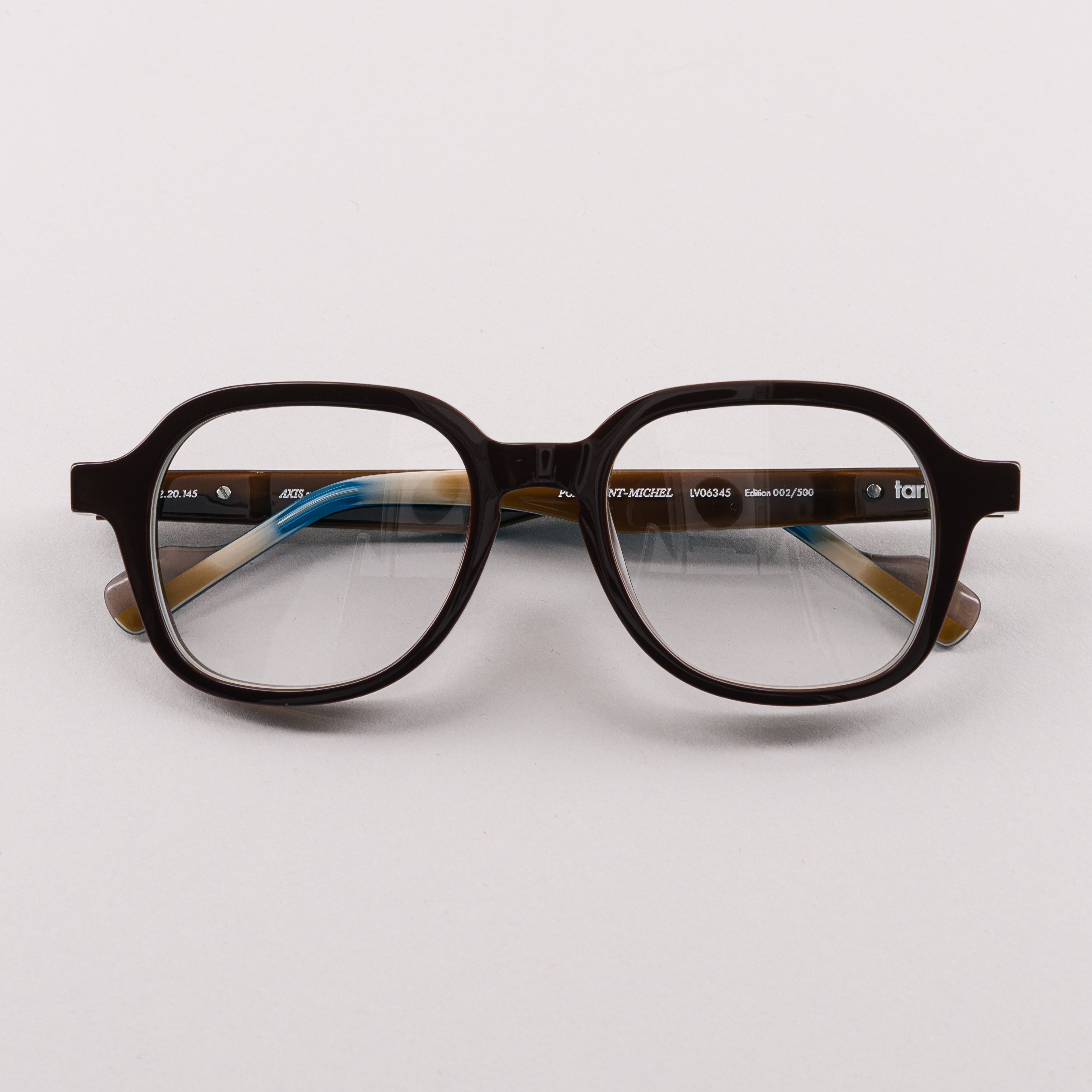 #color_brown and blue