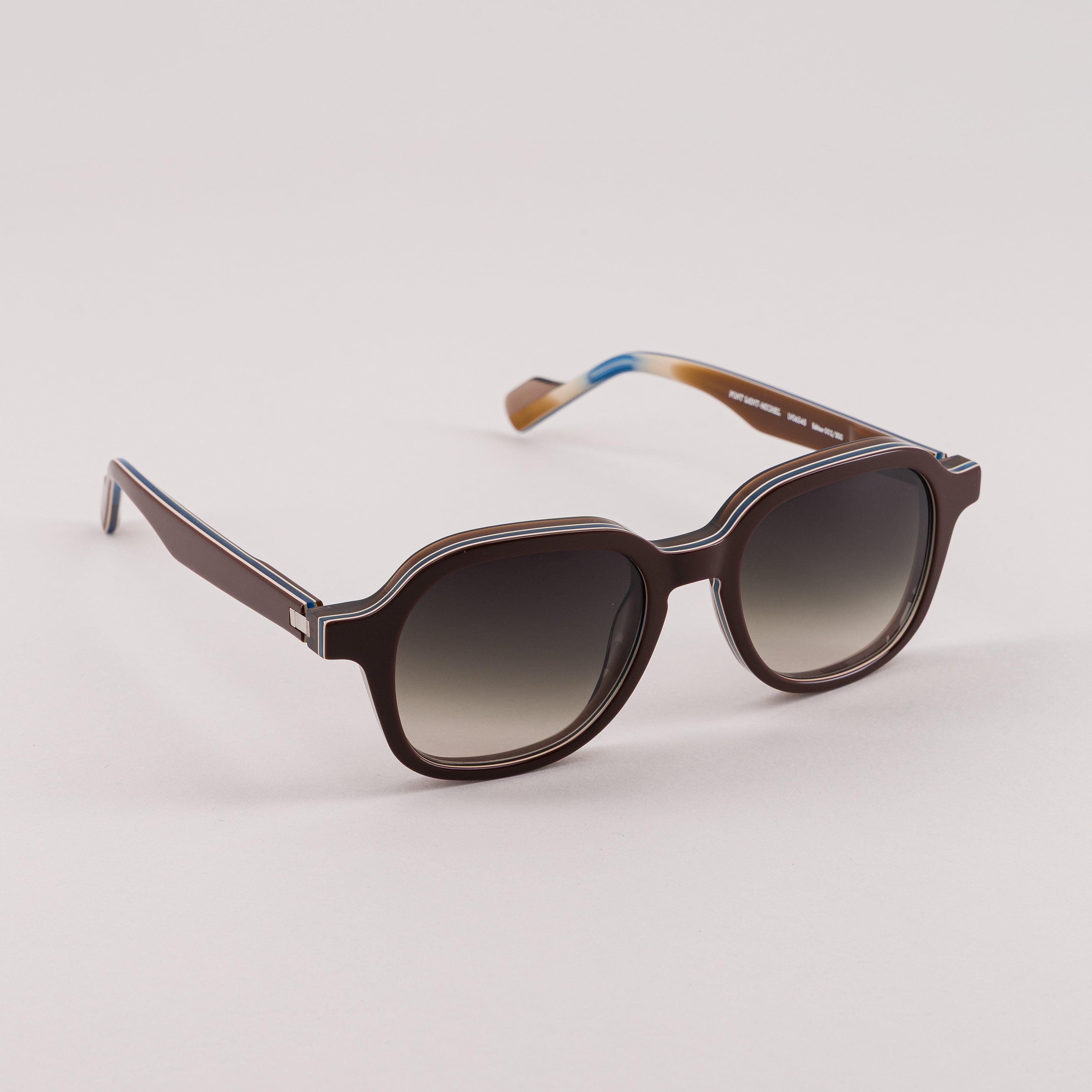 #color_brown and blue