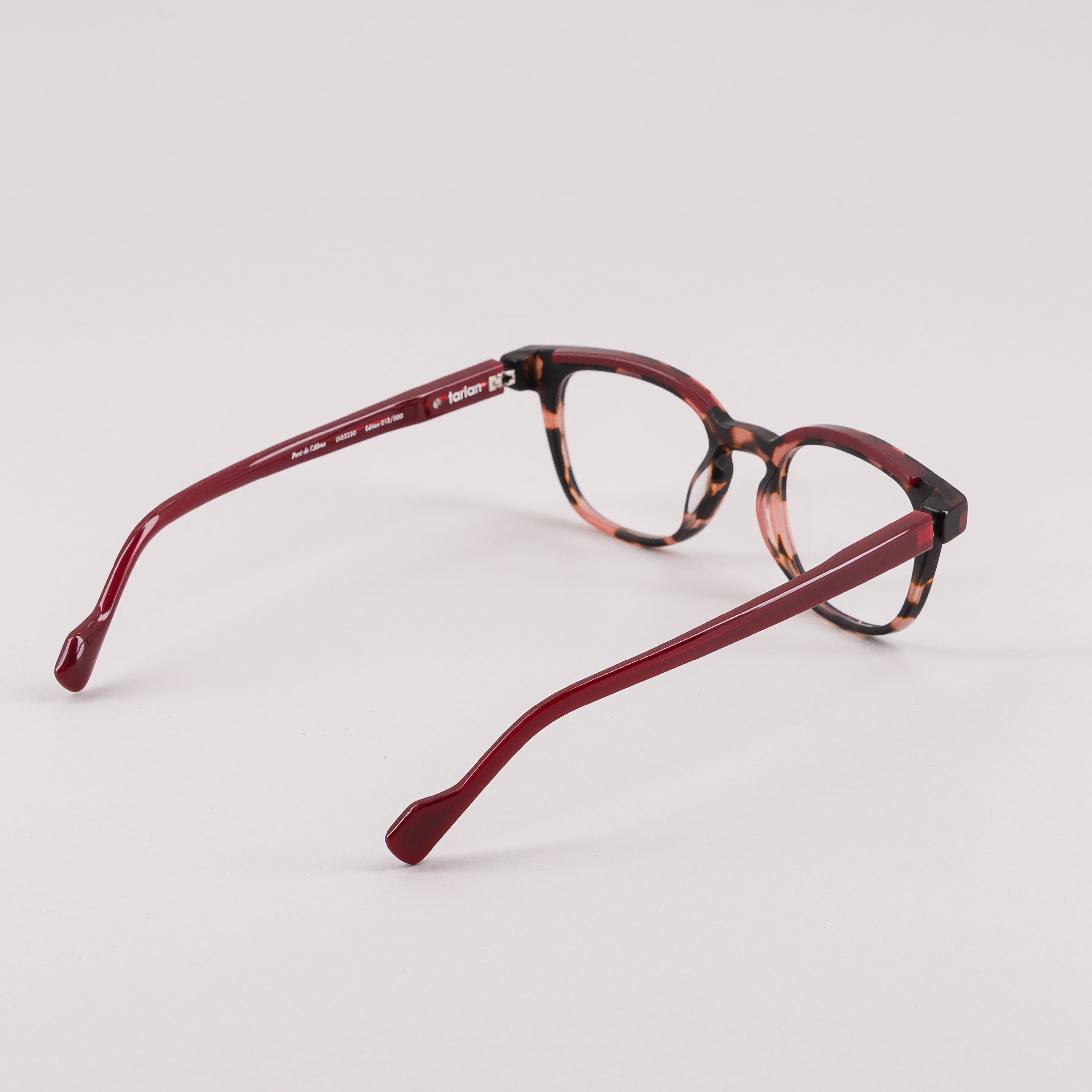 #couleur_Tortoise shell and burgundy